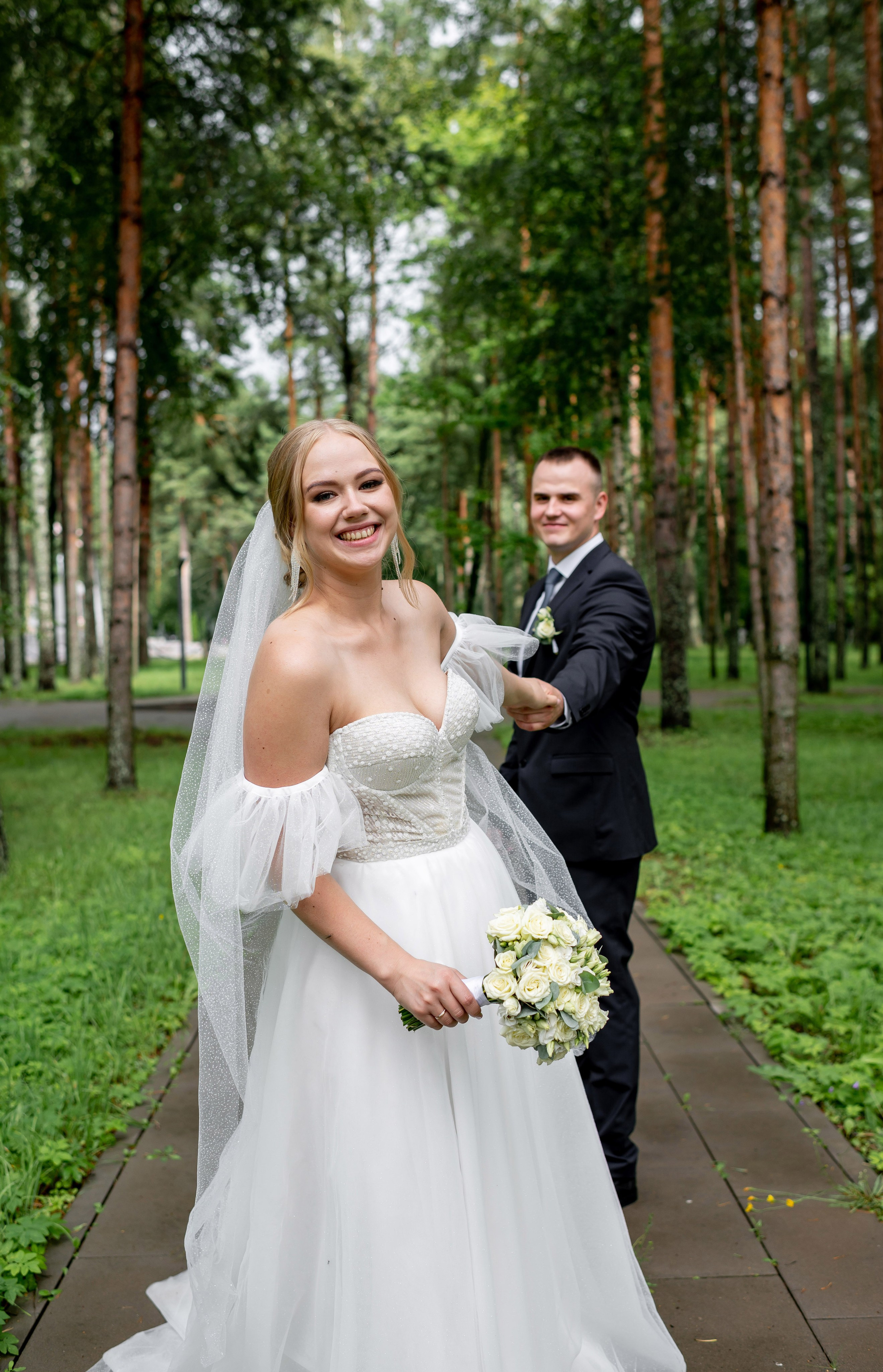 Ксения и Владислав (фотосессия в ЗАГСе и парке города Кингисеппа). Портретный, семейный и свадебный фотограф в Санкт-Петербурге и в Пушкине Ширяев Денис