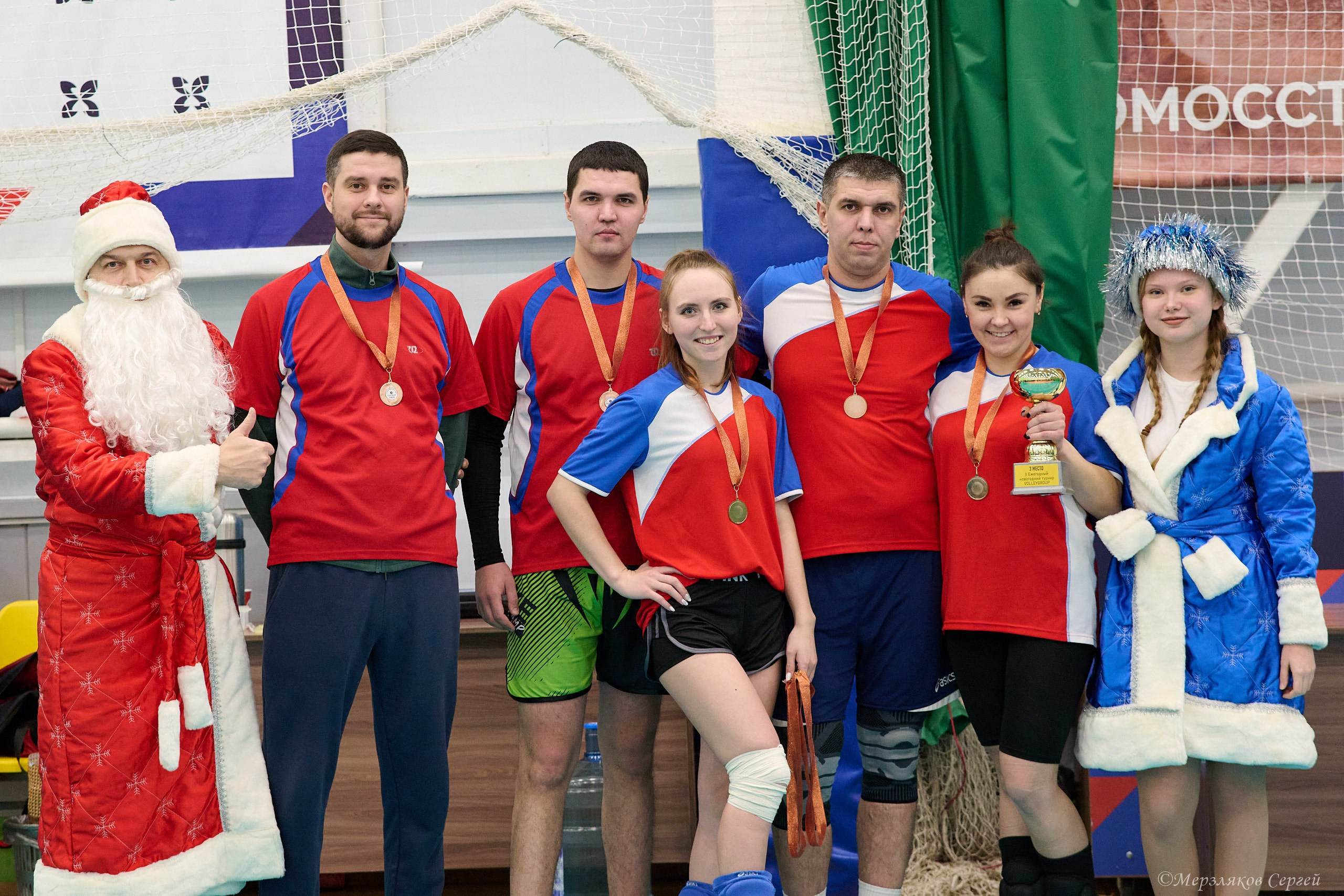 Новогодний волейбольный турнир. Ижевск. 16.12.23. Спортивный репортажный фотограф в Ижевске Сергей Мерзляков