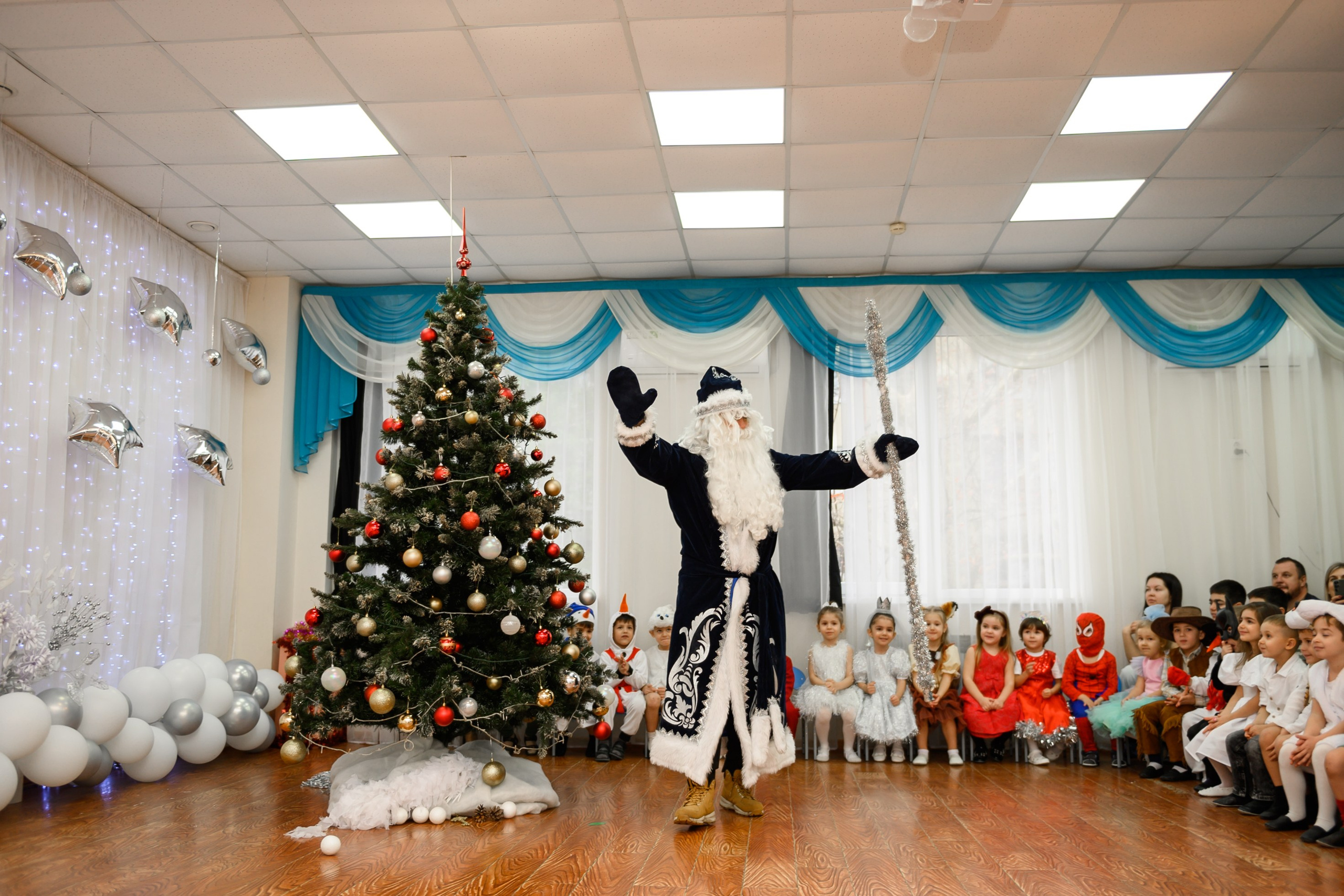 Елка 2025 садик Адлер. Свадебный и семейный фотограф София Невская