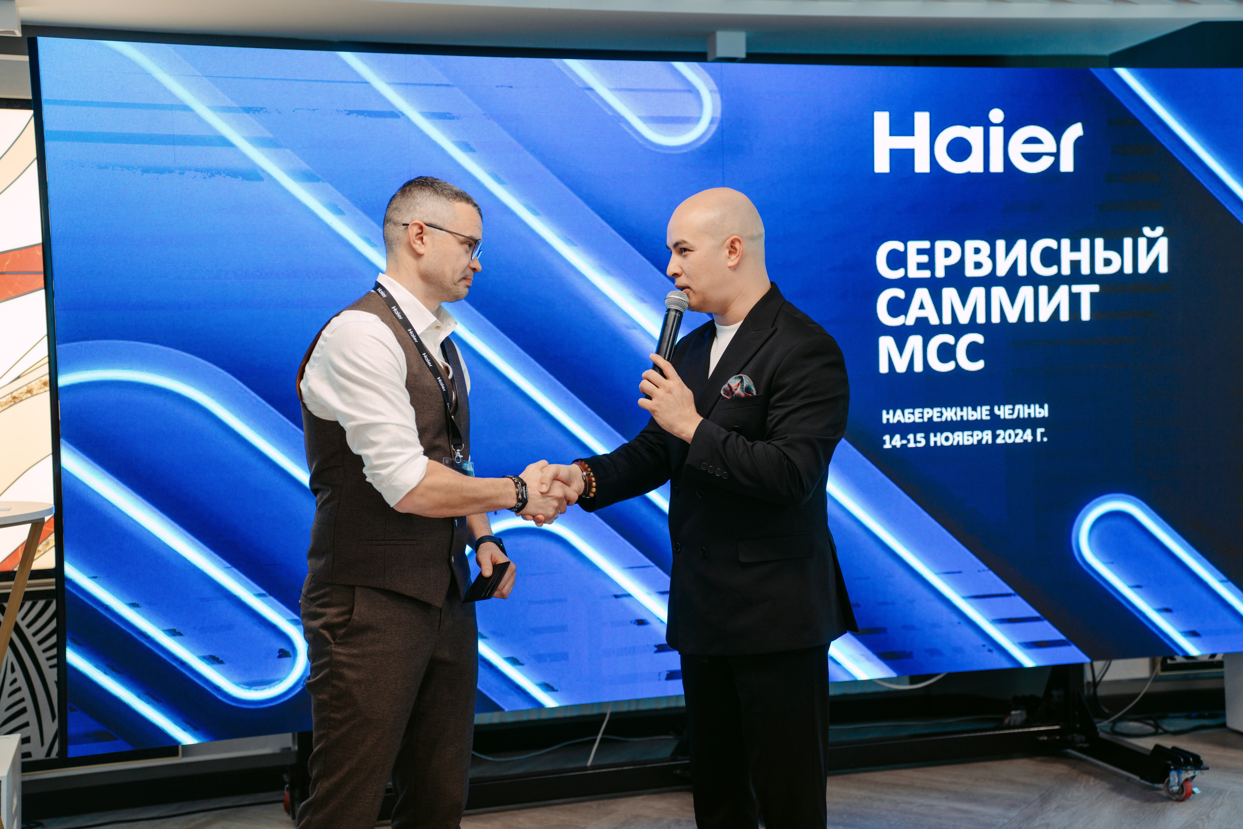 Haier: сервисный саммит / 2024. Саша Копылов, фотограф в Казани