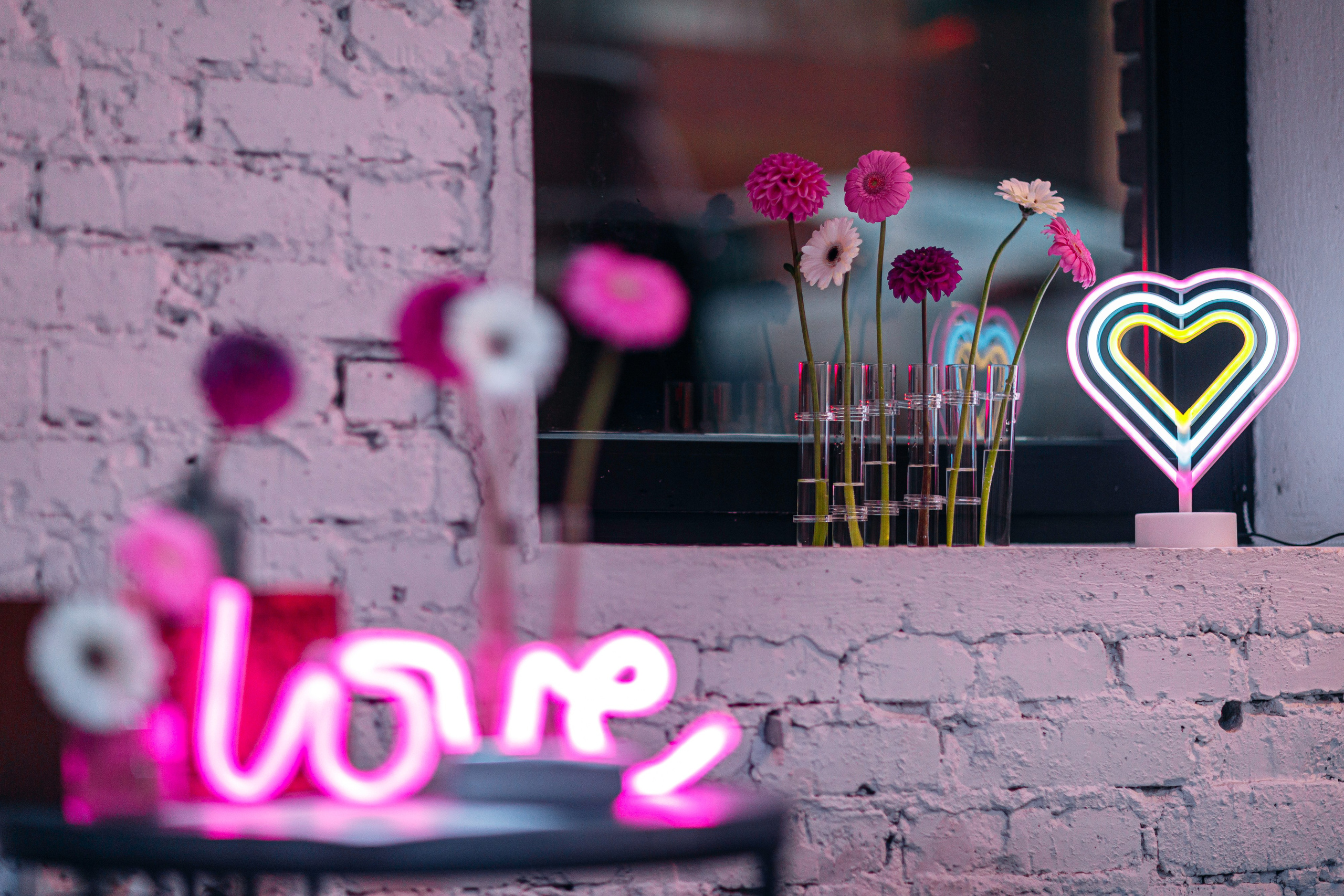 ЦВЕТ СЕЗОНА — РОЗОВЫЙ