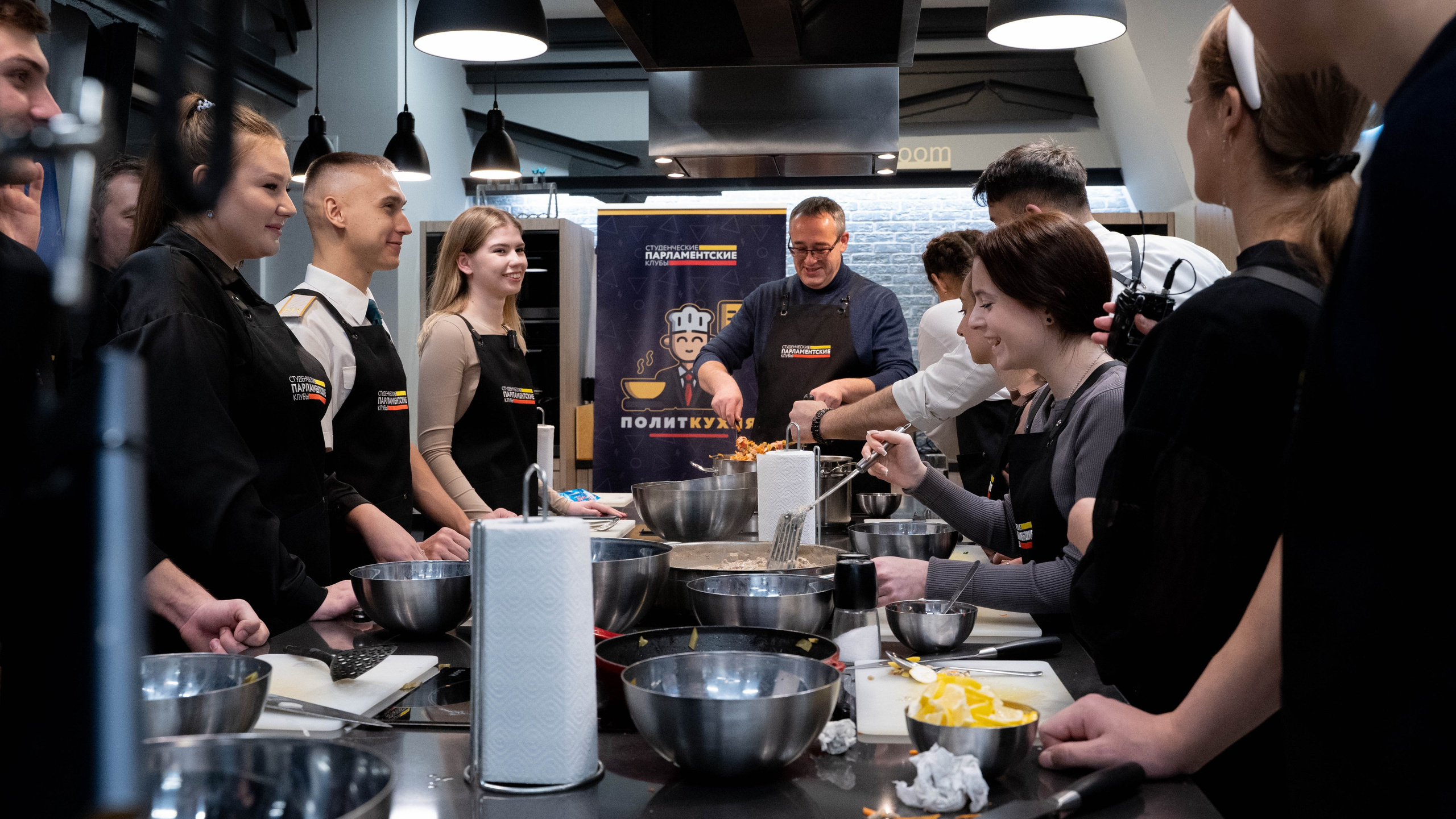 «ПолитКухня». Фотограф, оператор-монтажер, продюсер медиа проектов в Москве