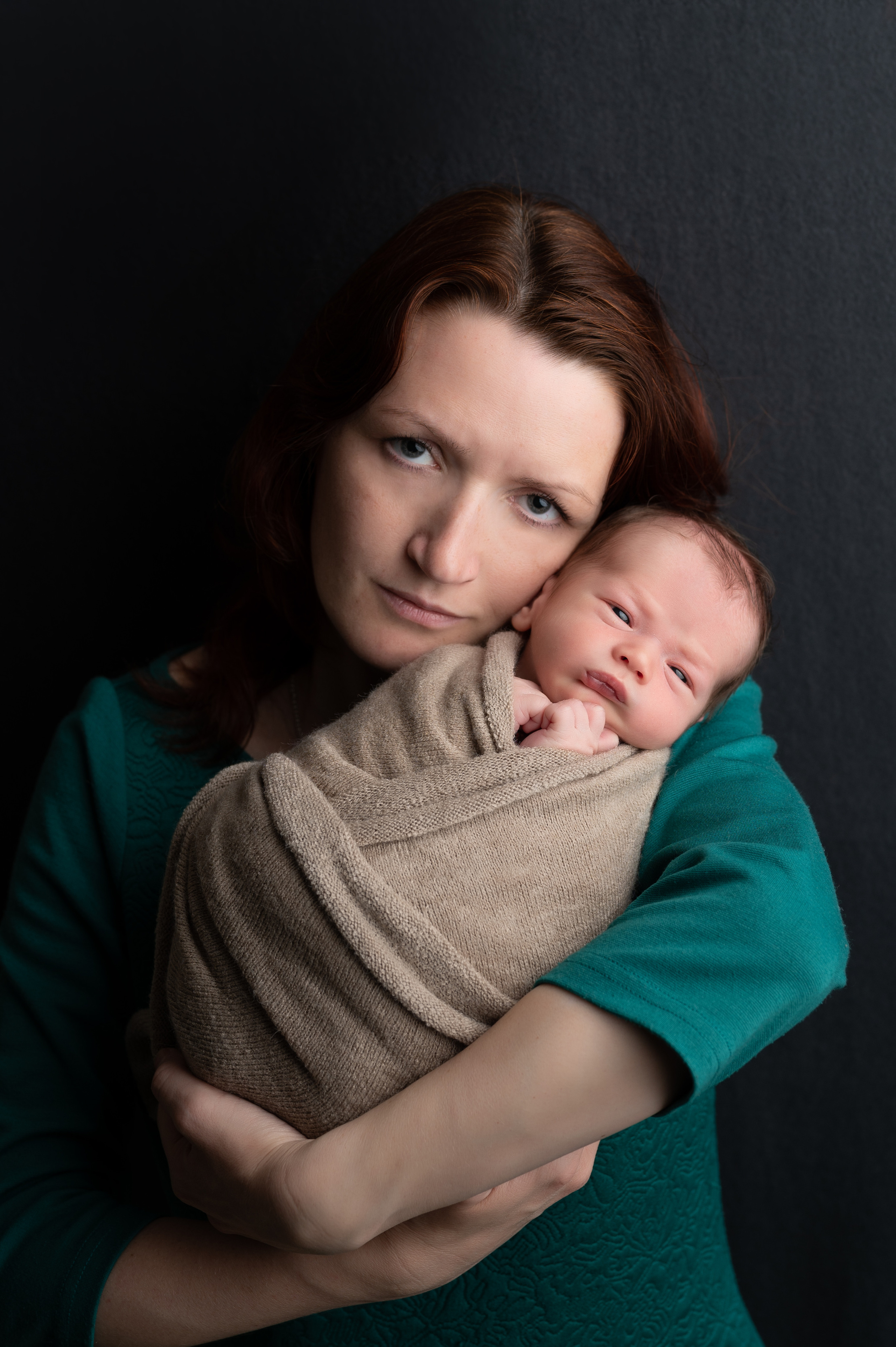 мама с новорожденным ребенком