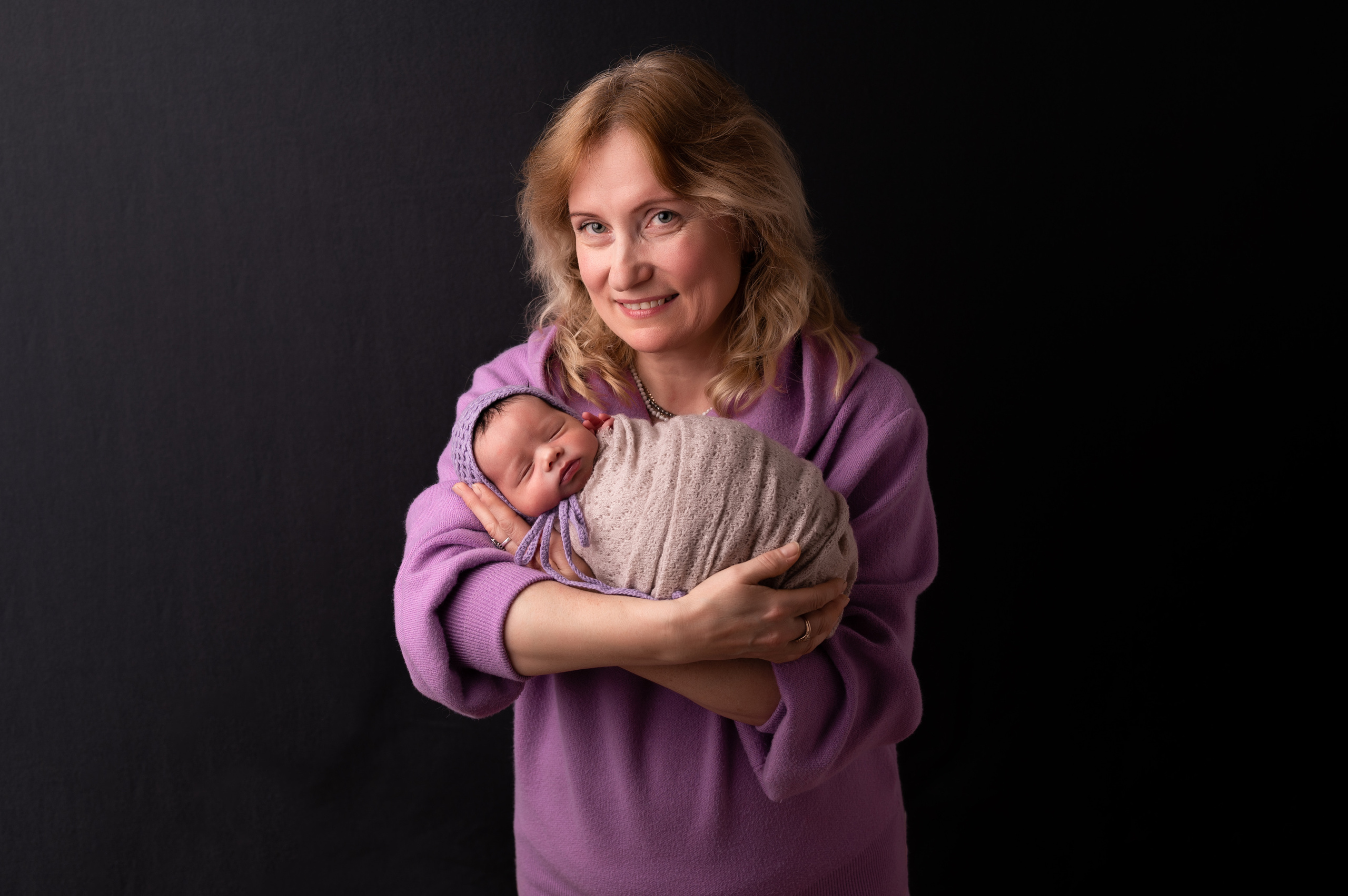 фото бабушки с новорожденным