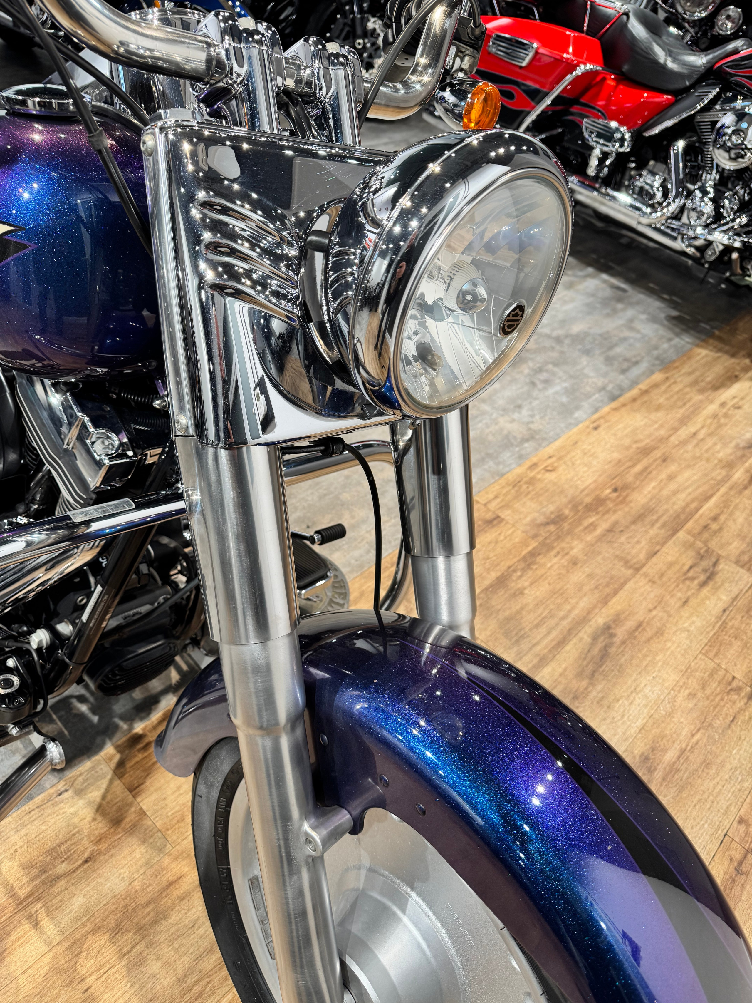 Мотоциклы Harley-Davidson 2010 Fat Boy (Flame Blue Pearl) (Softail)  — купить мотоцикл. Hello Davidson, Москва. Только хорошие мотоциклы…