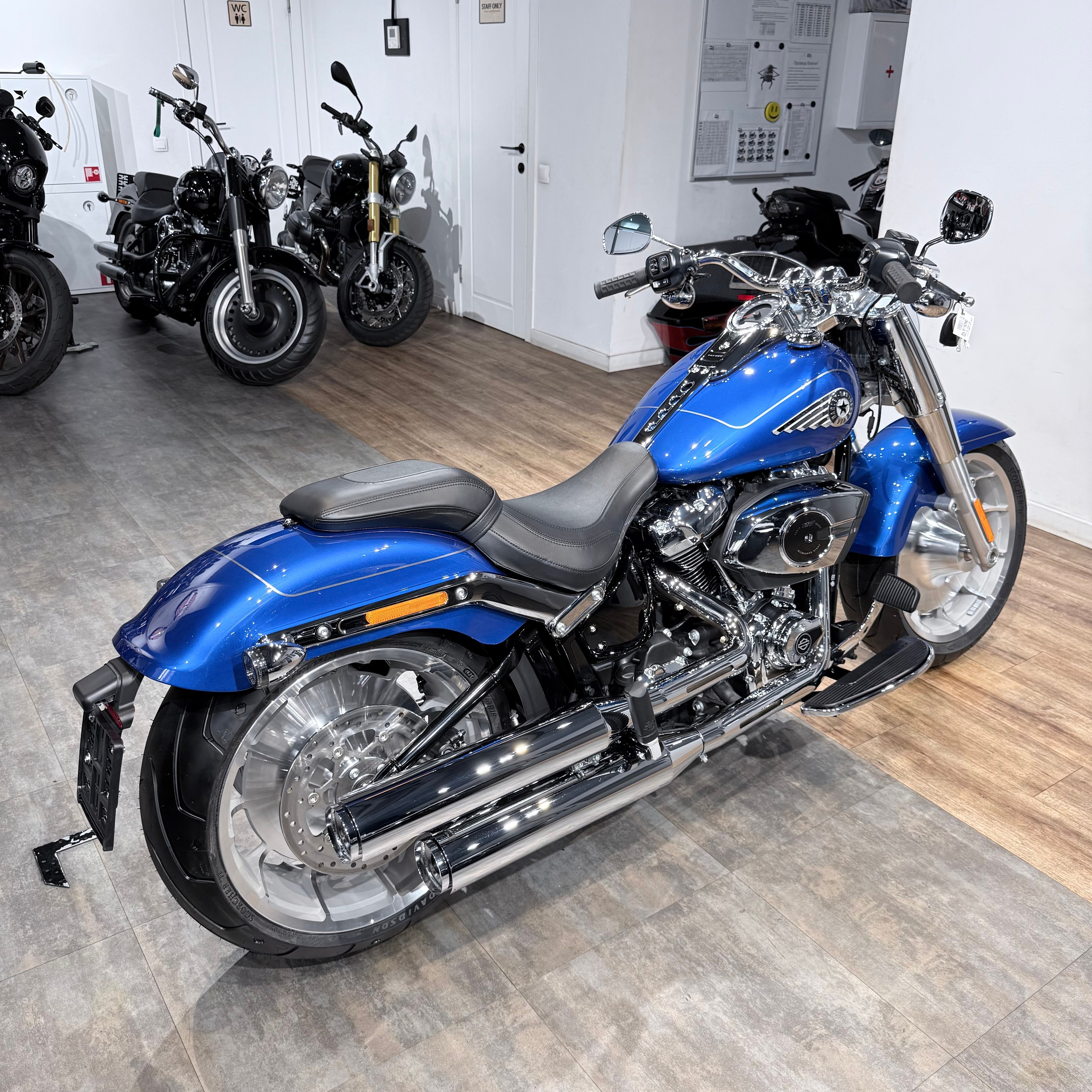 NEW 2026 Fat Boy 117 Вluе Вurst. Hello Davidson, Москва. Только хорошие мотоциклы…