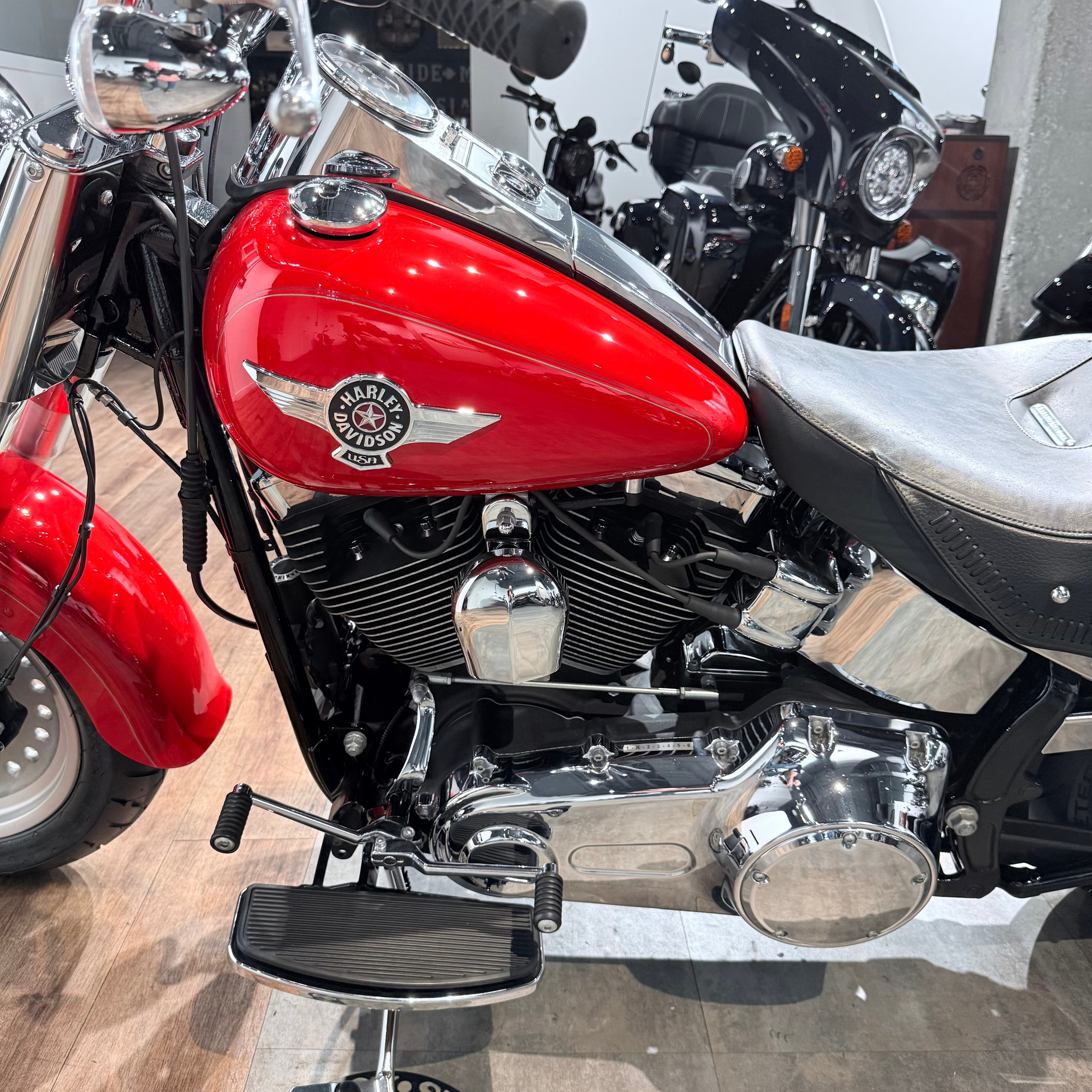 2010 Fat Boy АВS Rеd Сherry Реаrl. Hello Davidson, Москва. Только хорошие мотоциклы…