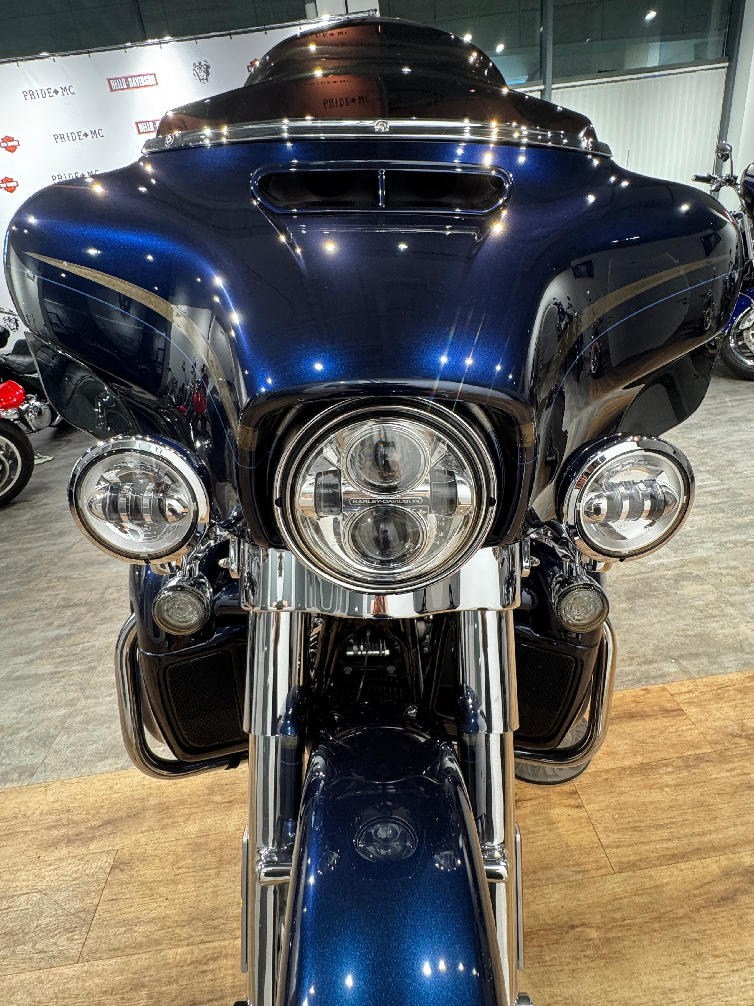 Мотоциклы Harley-Davidson 2018 HD CVO Ultra Limited 115 (Touring)  — купить мотоцикл. Hello Davidson, Москва. Только хорошие мотоциклы…