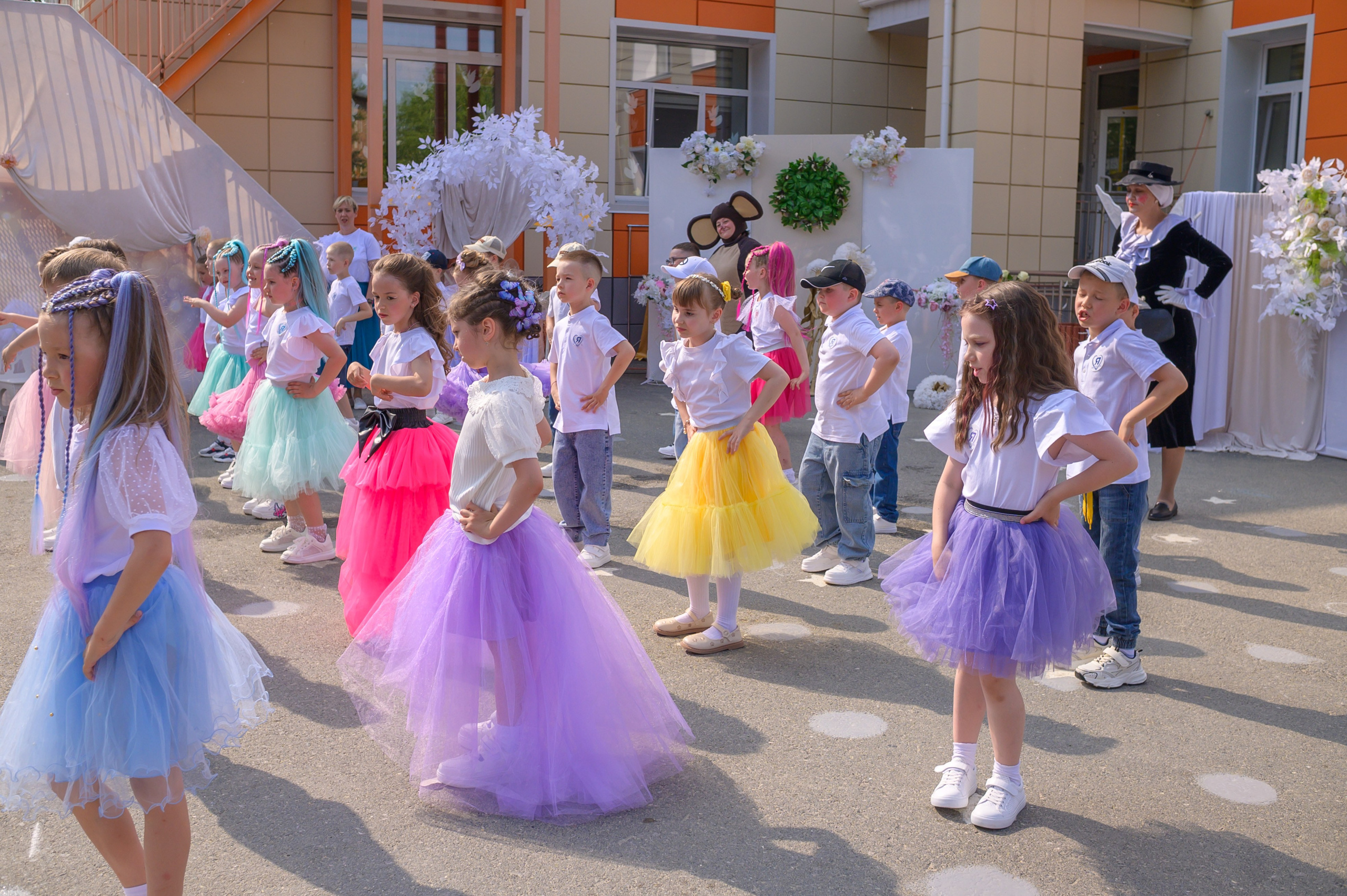 Репортаж выпускного группа «Фантазёры» 3 садик. Фотограф новорожденных, семейный детский в Тюмени Татьяна Морозова