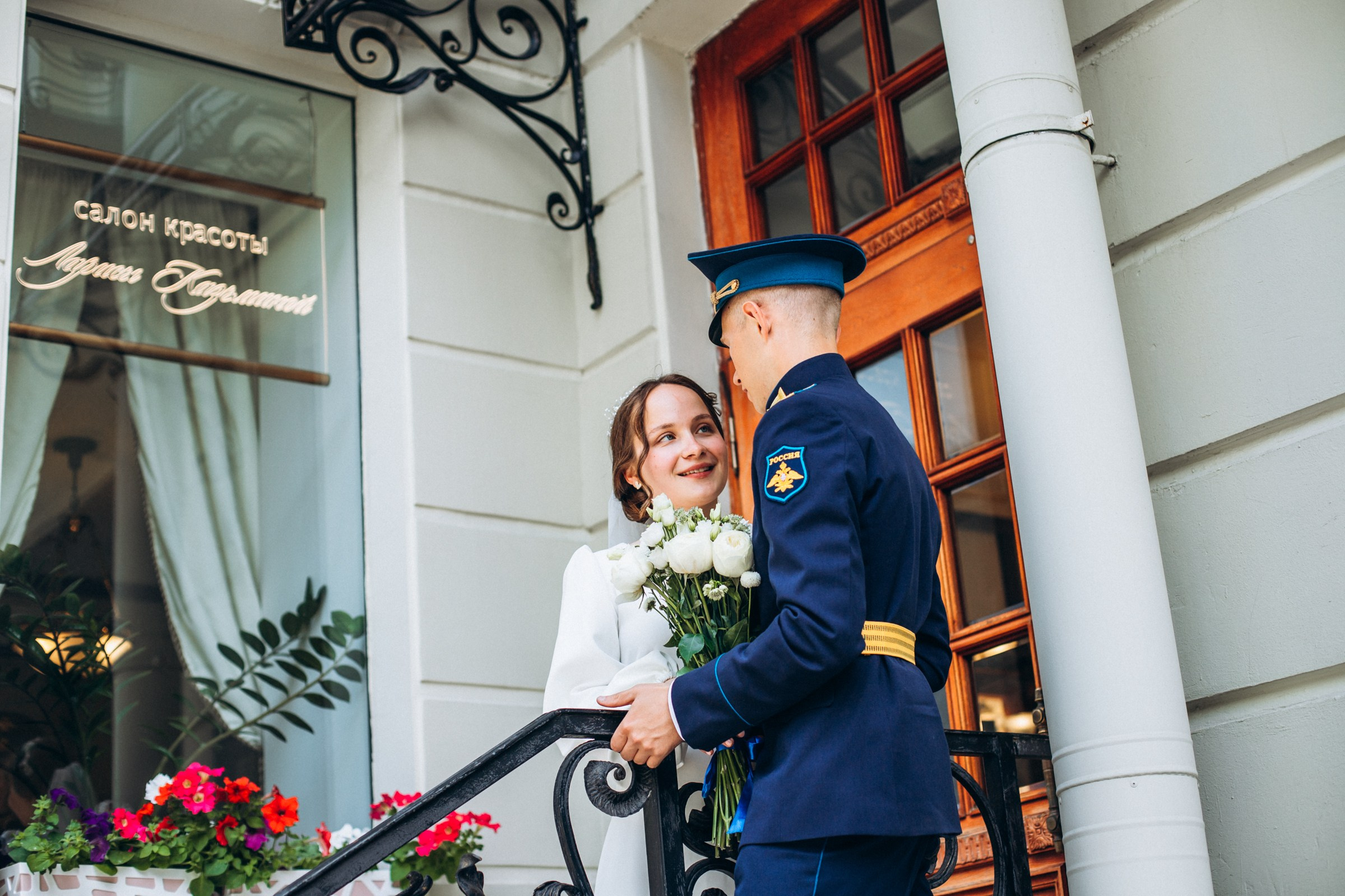 Илья и Ксюша в июне. Фотопрогулка в Петербурге. Индивидуальный и семейный фотограф в Санкт-Петербурге