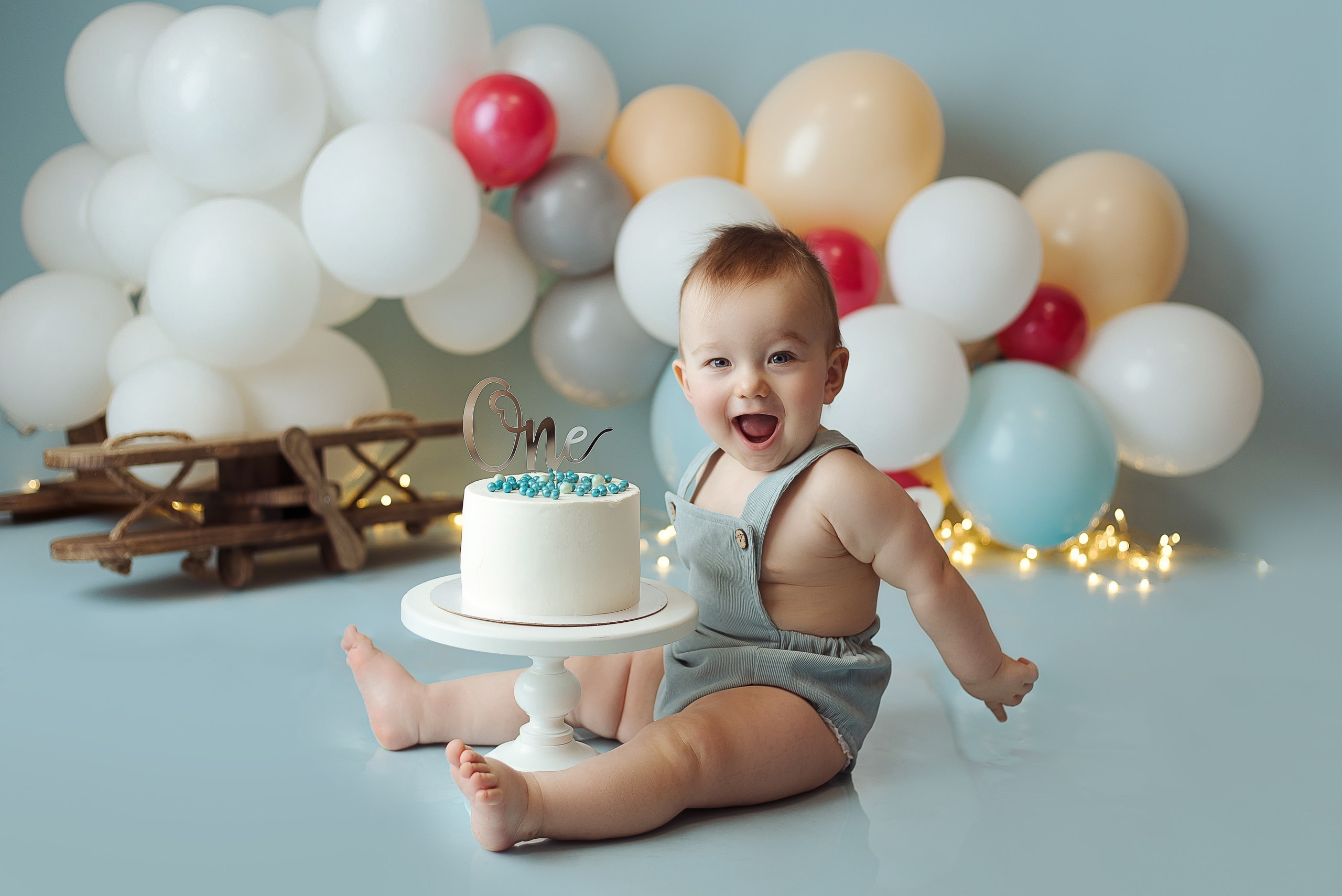 Праздничное оформление. Фотограф беременности, новорожденных Москва. годики под ключ