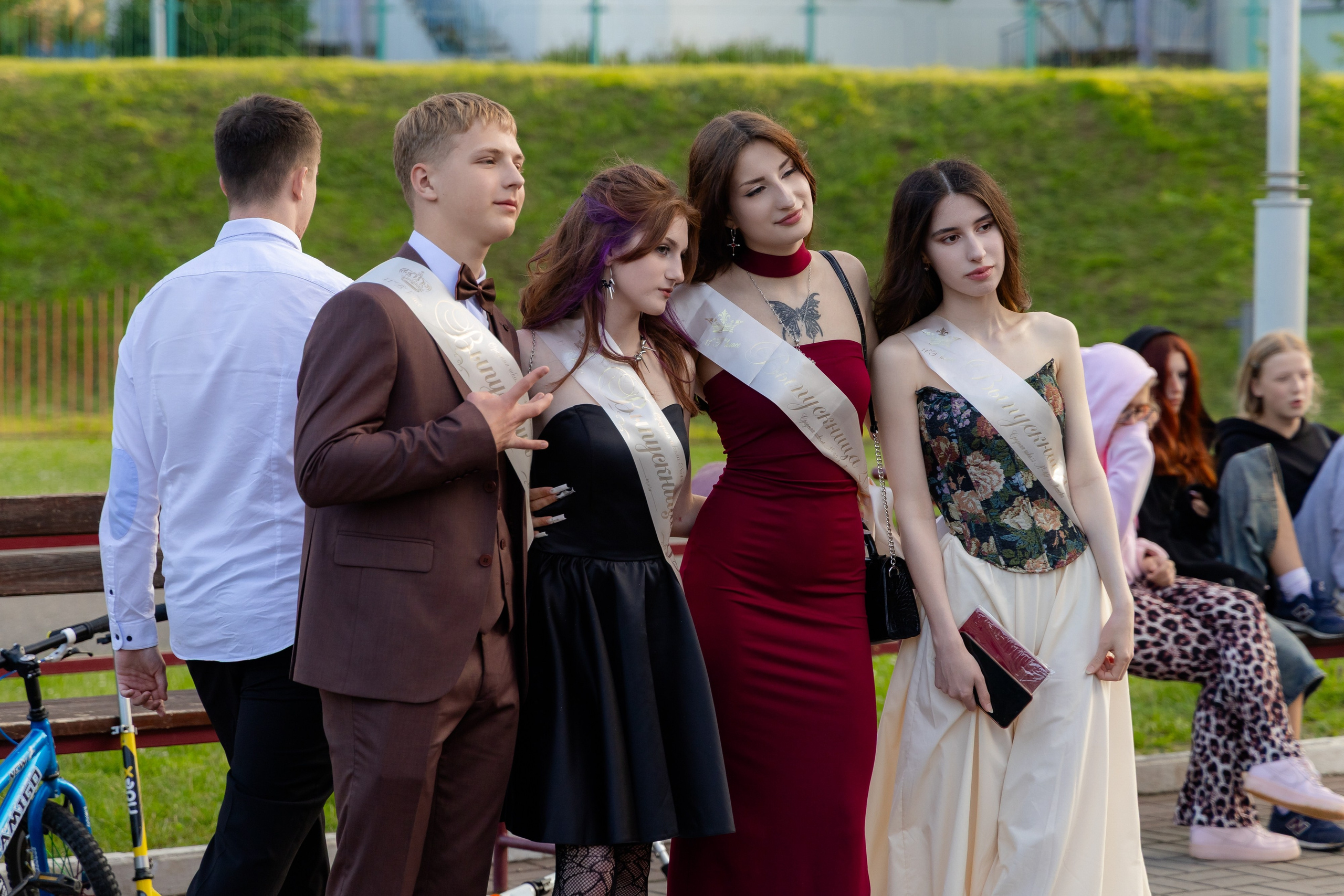 Школьный выпускной 2025 год в Минске, Беларуси. Свадебный фотограф в Минске/Беларуси Сергей Спиридонов