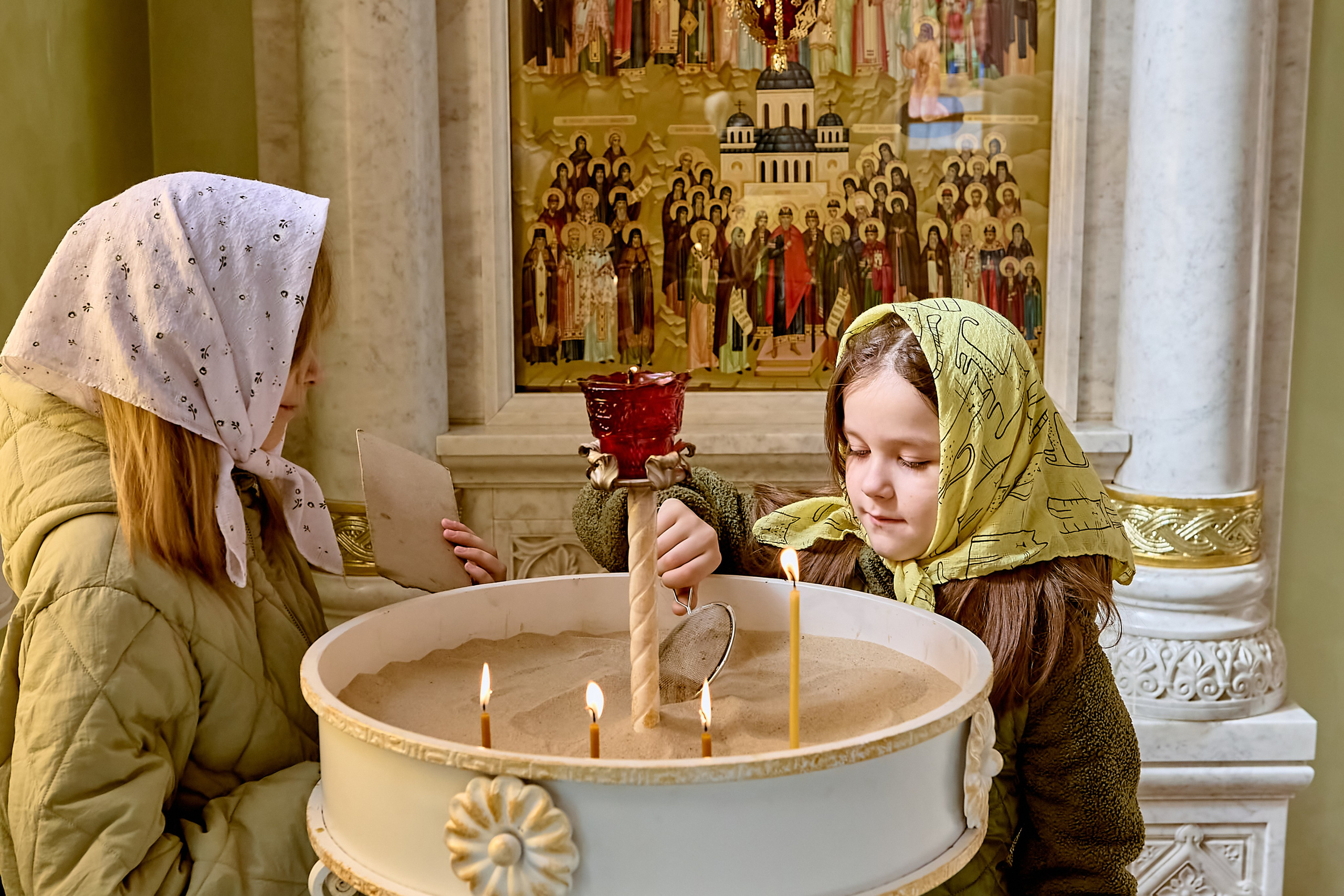 Дети в храме. Храм порока Божия Ильи г. Дзержинск