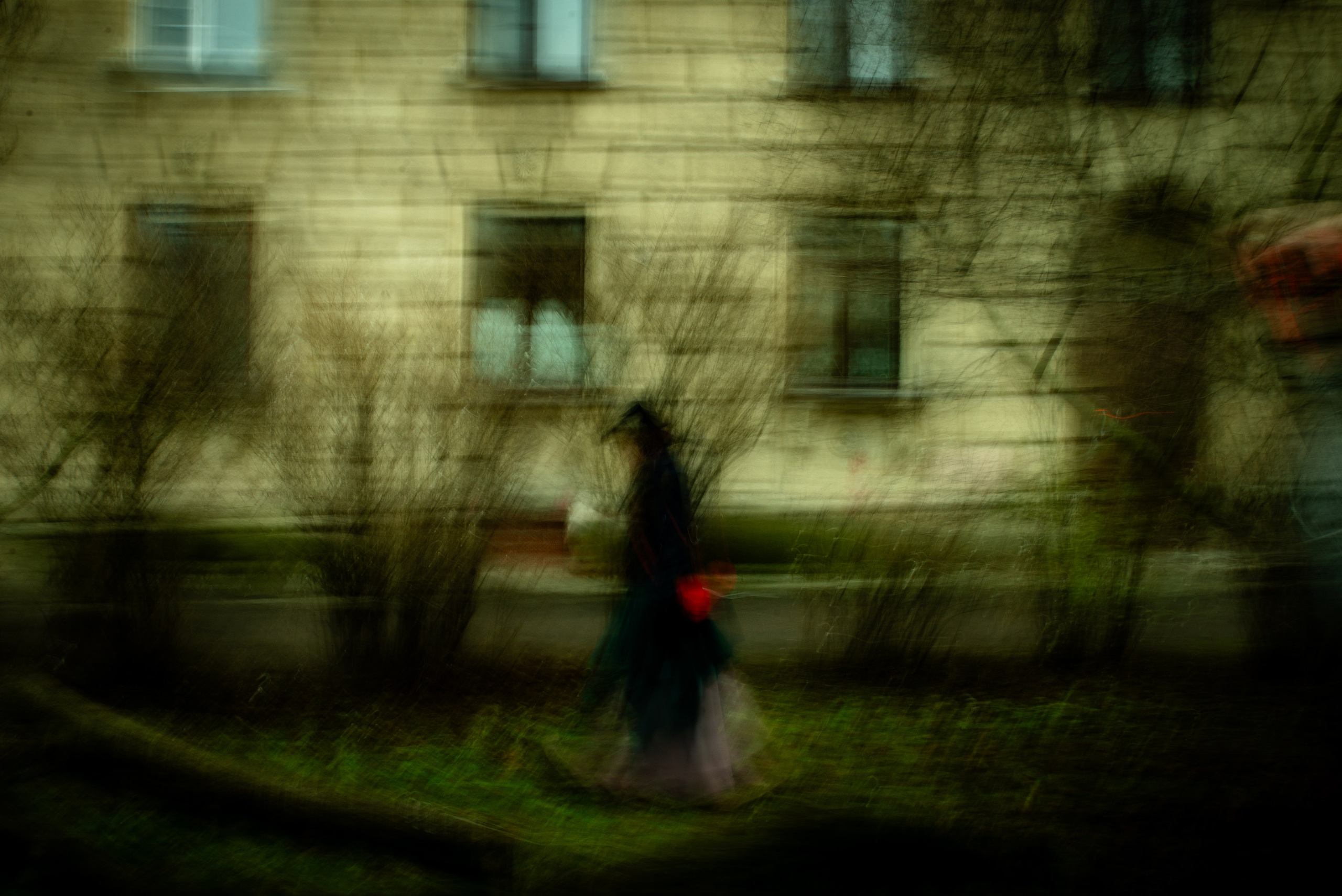 Снова стою одна…. Фотограф Крещение Венчание Москва