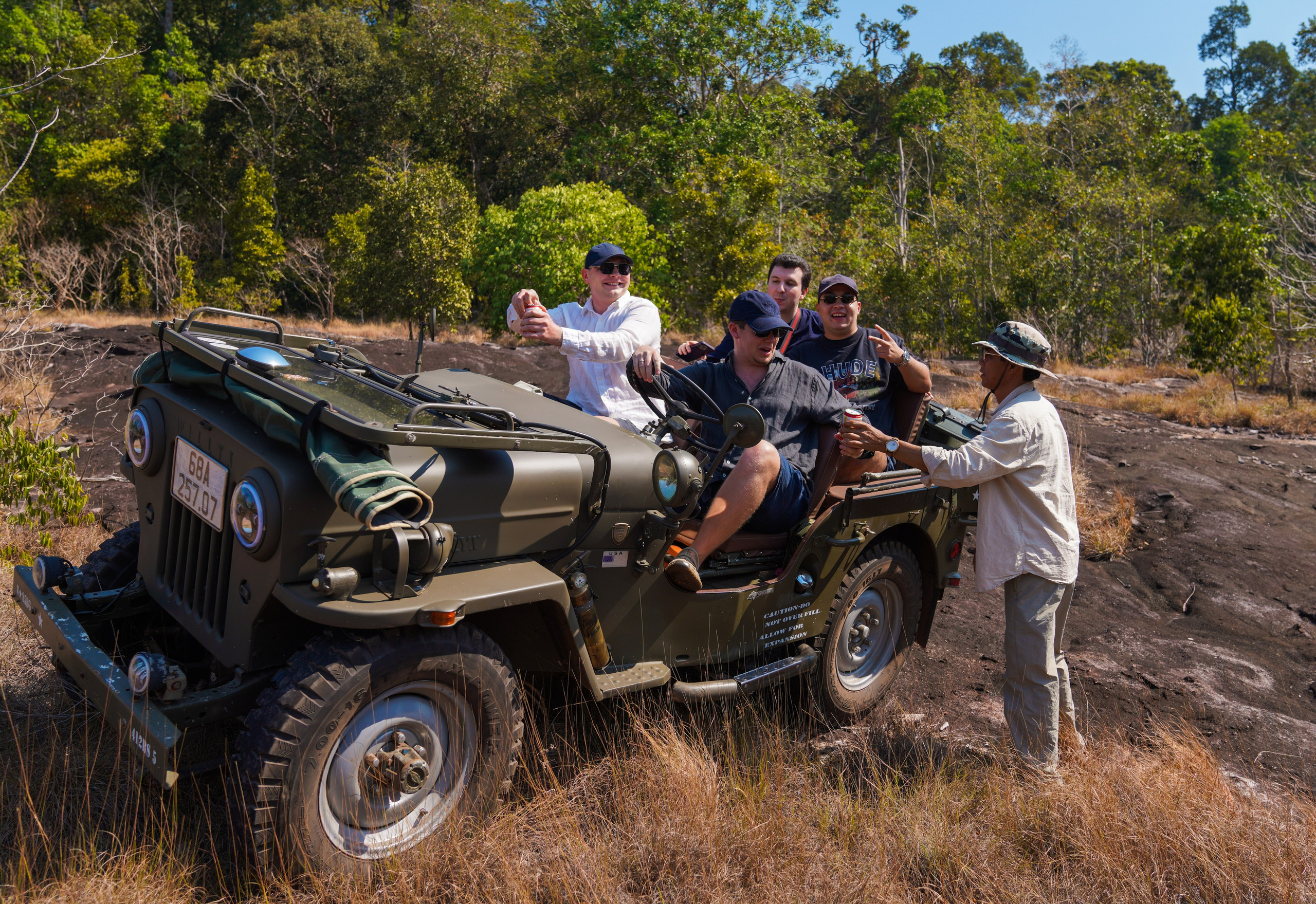 Джип Тур. Фото Тур на военных американских джипах. Фотограф Сергей Кишкель Дананг Нячанг Фукуок