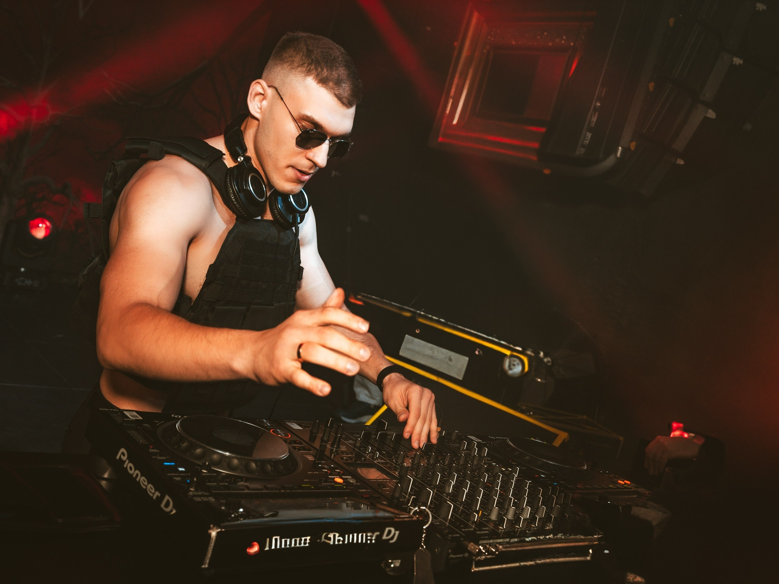 PROJECT. NIGHT VISION ФОТОГРАФЫ И ВИДЕОГРАФЫ СПБ