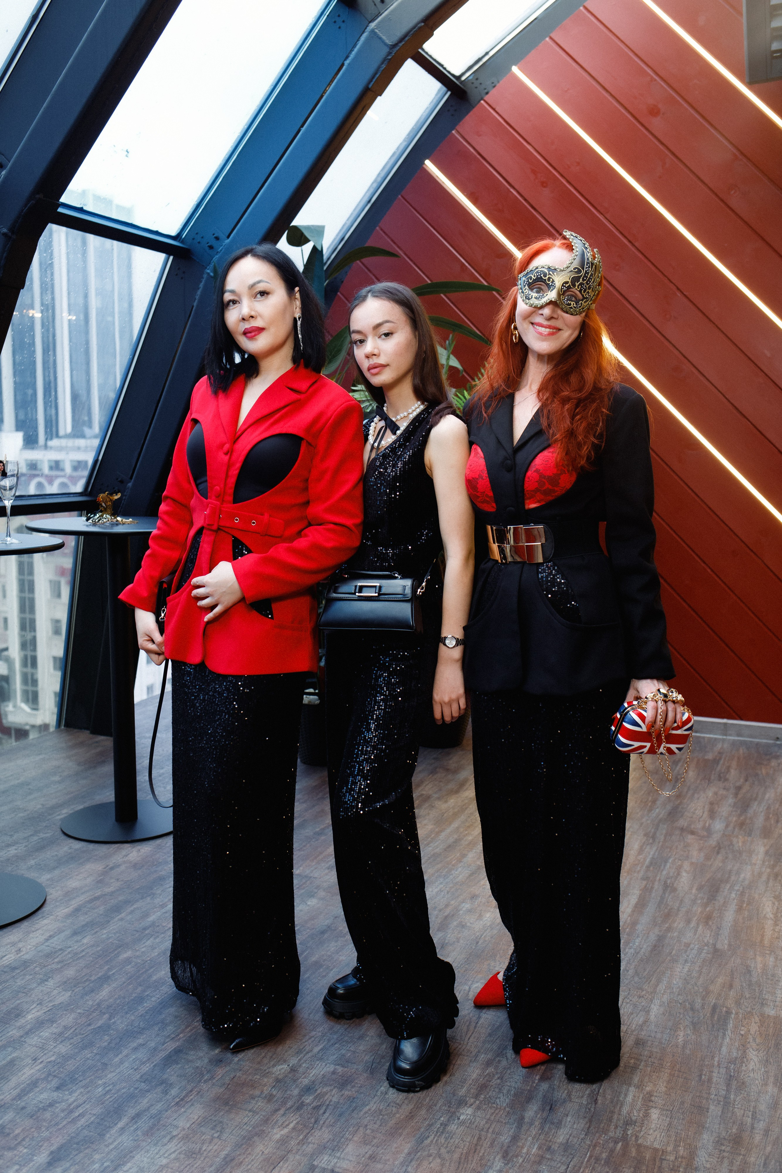 QUEEN KHV [12 ЛЕТ]. СВОИ. ФОТООТЧЕТЫ-СОБЫТИЯ-МЕСТА