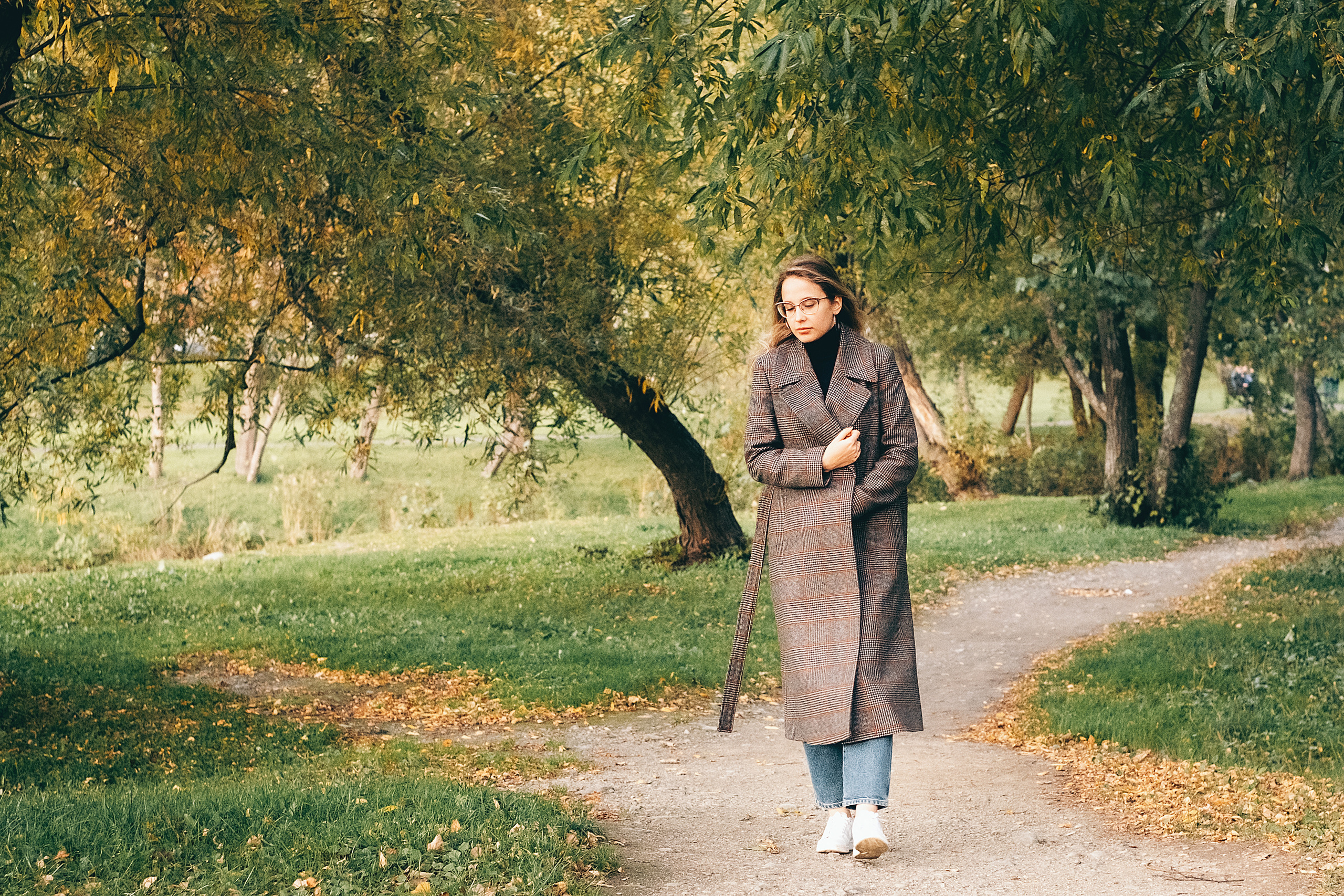 Влерия. Парк. Южно-Сахалинск. Фотограф Хабаровск| Яна Золотова LifeStyle портрет, в ожидании, пары,