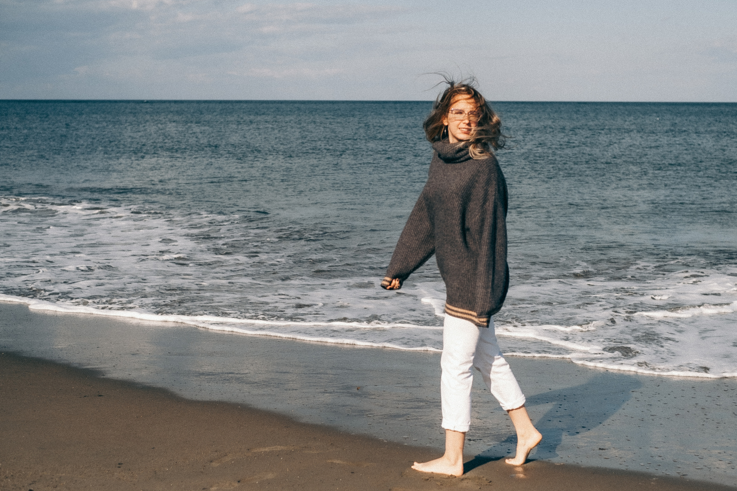 Валерия. Охотское побережье. Сахалин. Фотограф Хабаровск| Яна Золотова LifeStyle портрет, в ожидании, пары,