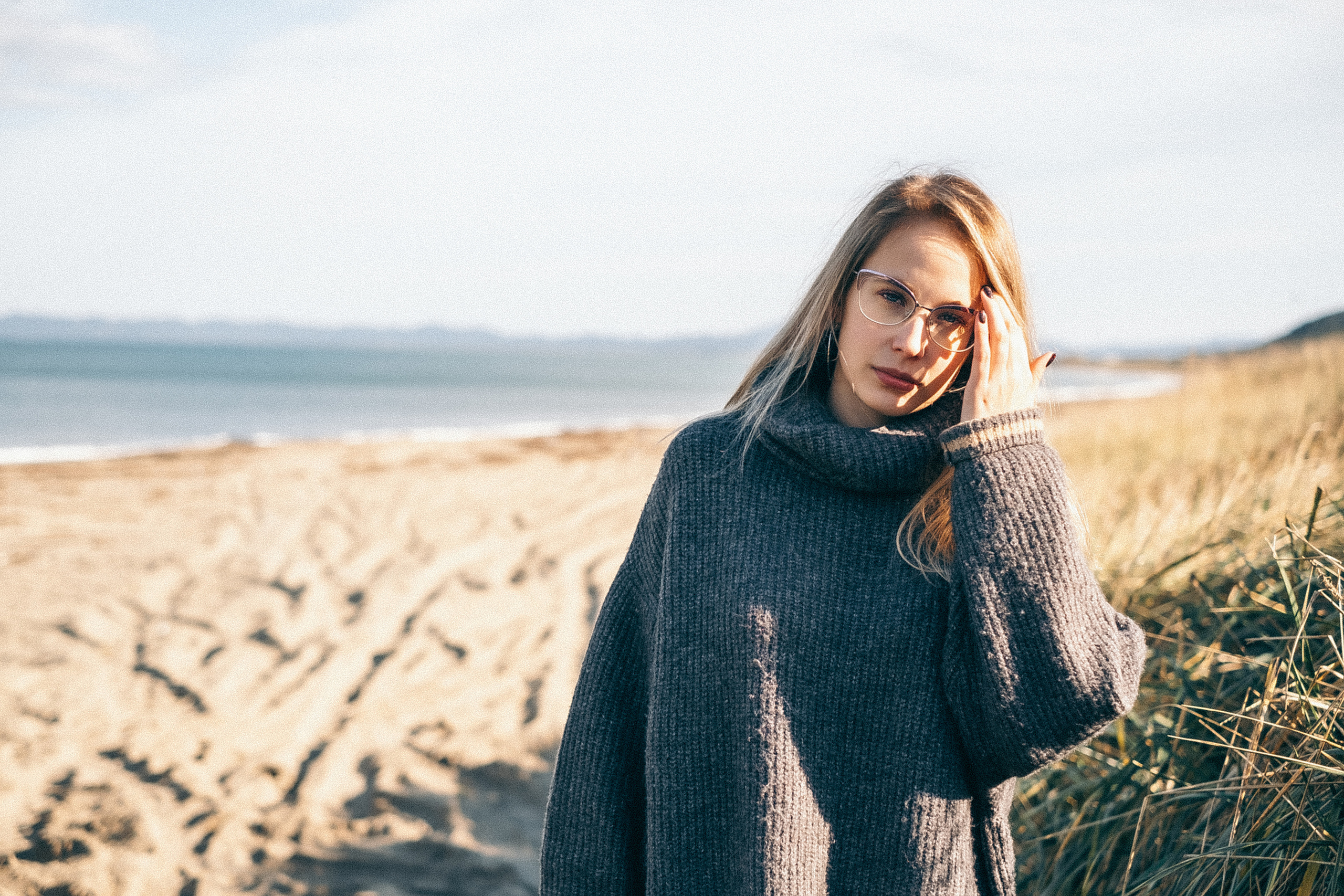 Валерия. Охотское побережье. Сахалин. Фотограф Хабаровск| Яна Золотова LifeStyle портрет, в ожидании, пары,