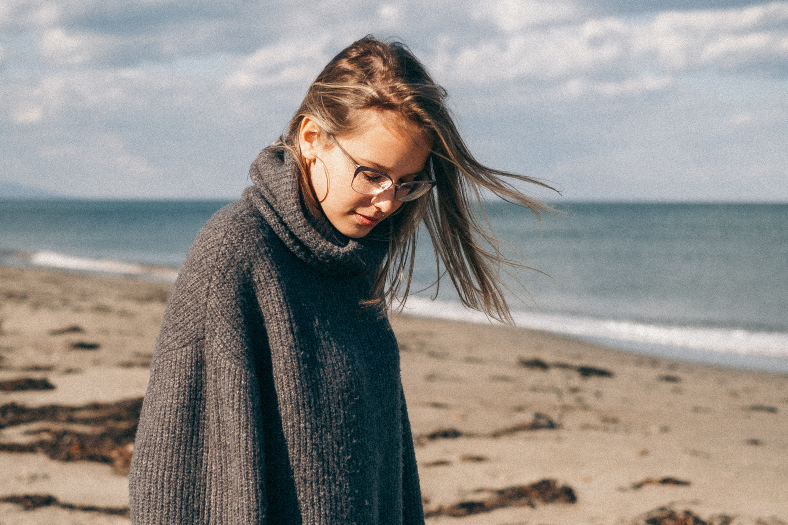 Валерия. Охотское побережье. Сахалин. Фотограф Хабаровск| Яна Золотова LifeStyle портрет, в ожидании, пары,