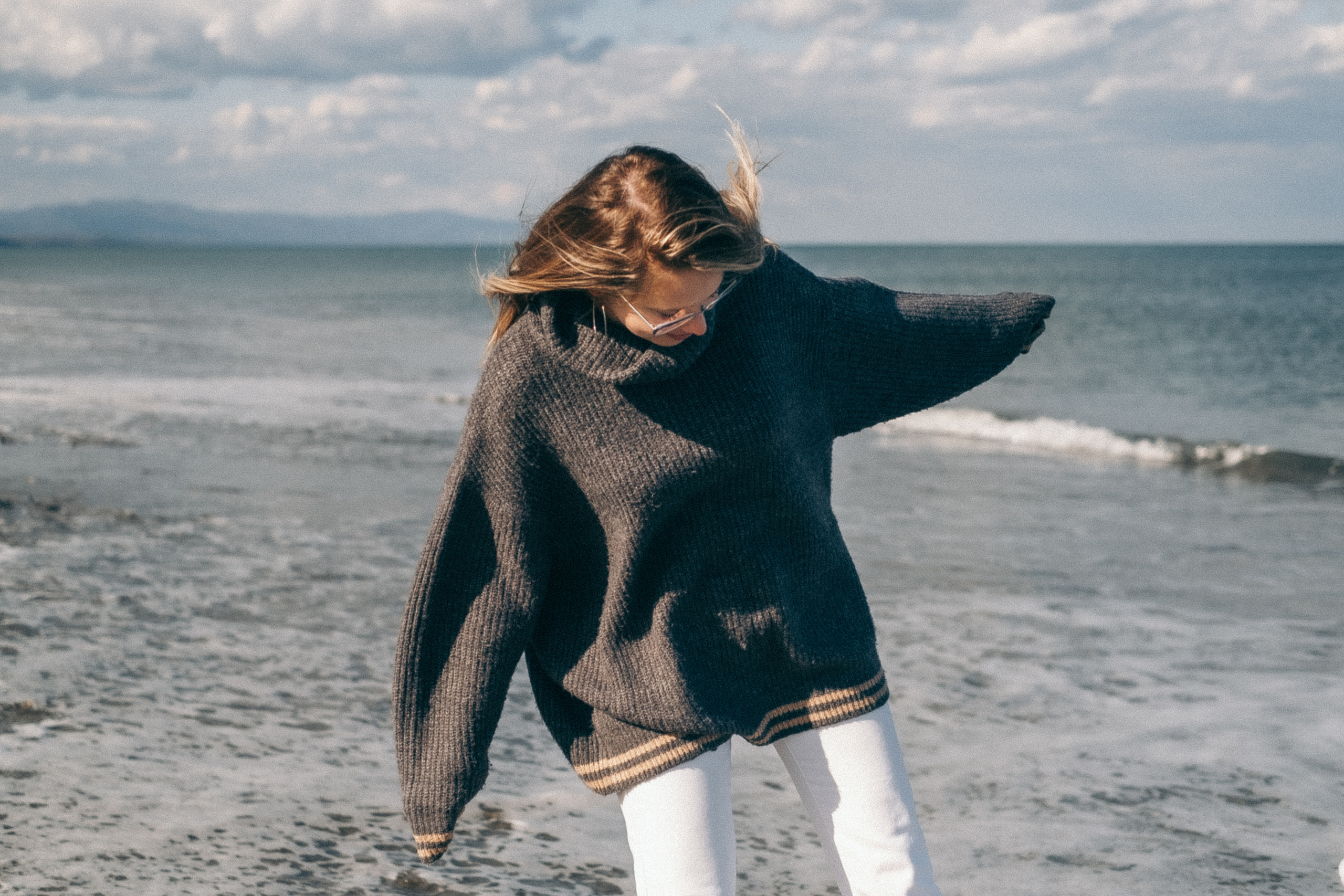 Валерия. Охотское побережье. Сахалин. Фотограф Хабаровск| Яна Золотова LifeStyle портрет, в ожидании, пары,