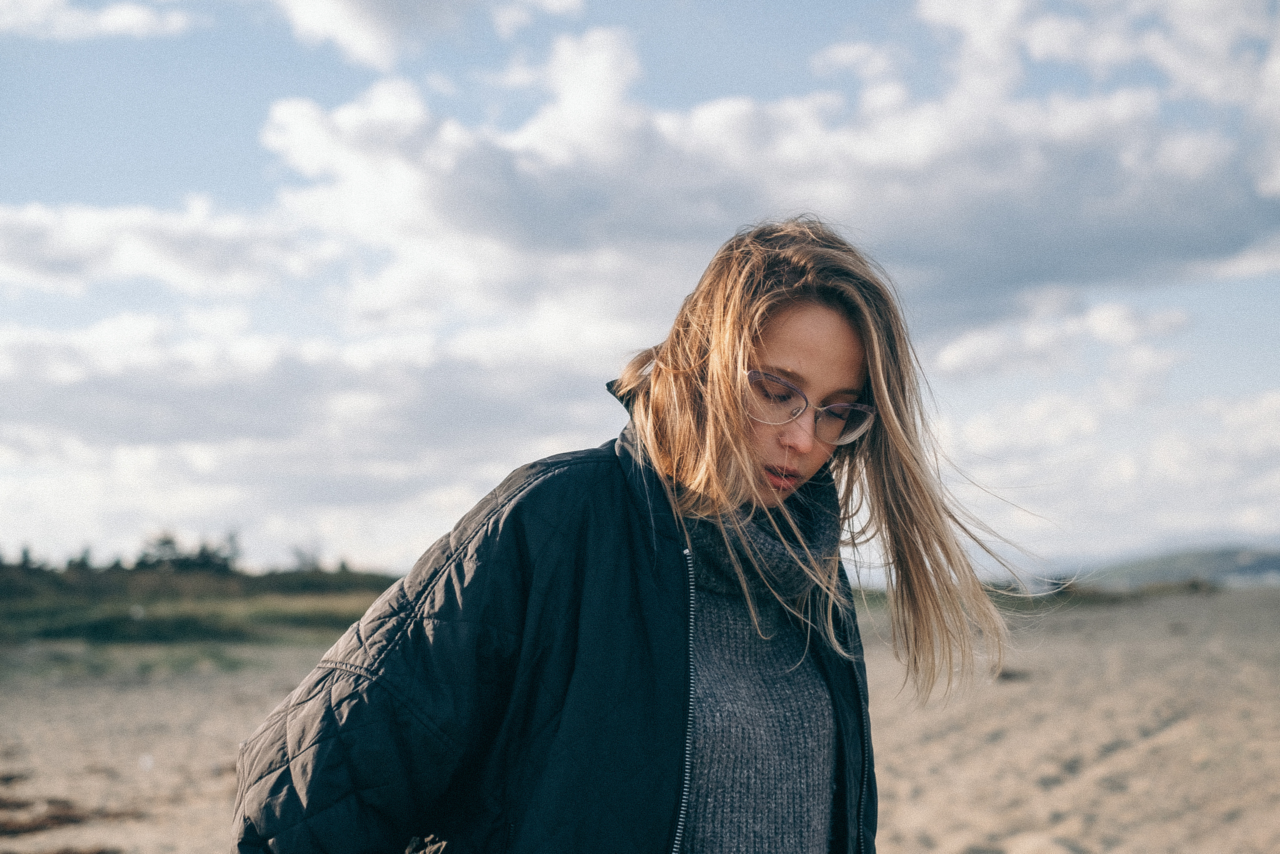 Валерия. Охотское побережье. Сахалин. Фотограф Хабаровск| Яна Золотова LifeStyle портрет, в ожидании, пары,
