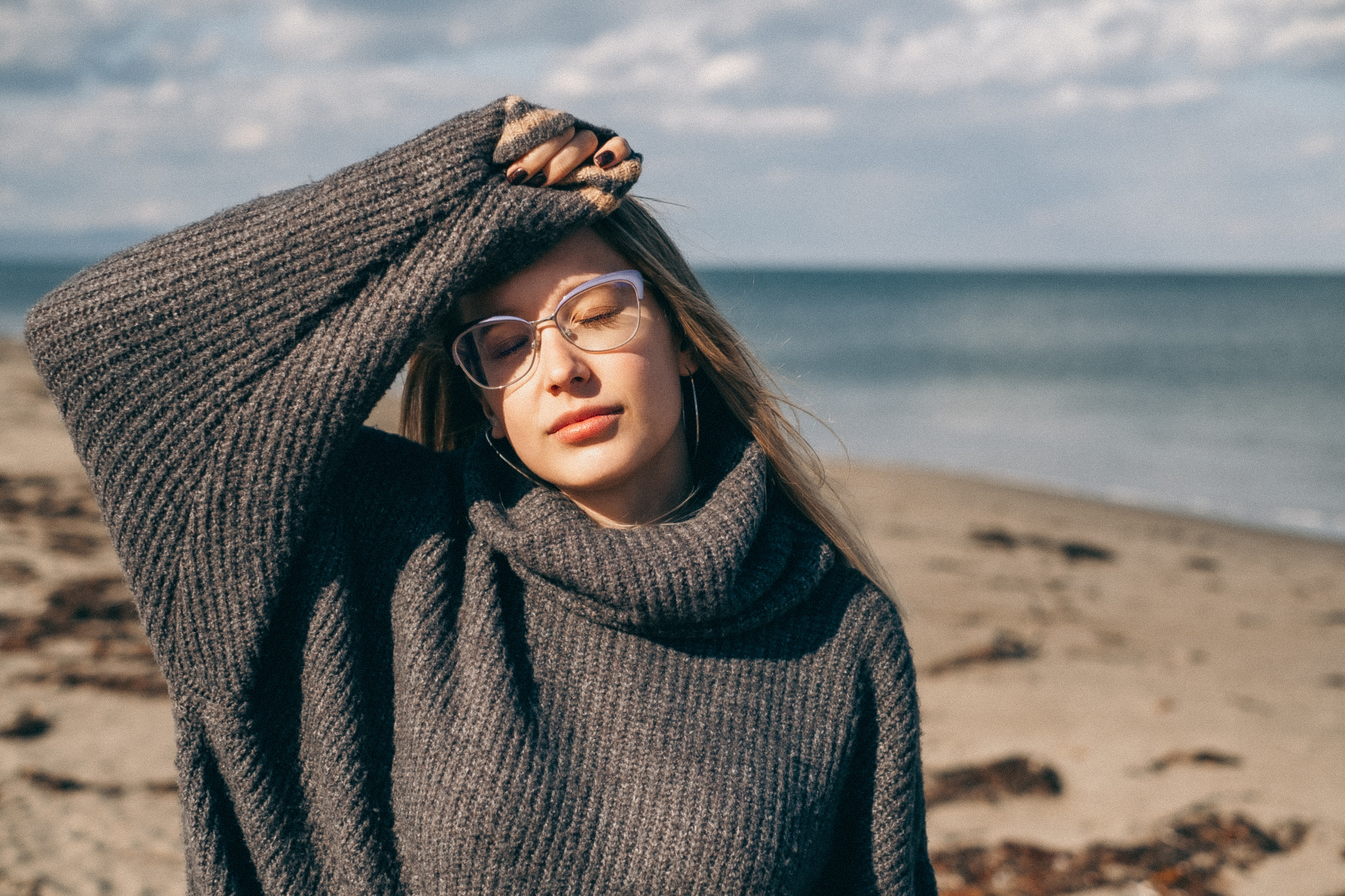 Валерия. Охотское побережье. Сахалин. Фотограф Хабаровск| Яна Золотова LifeStyle портрет, в ожидании, пары,