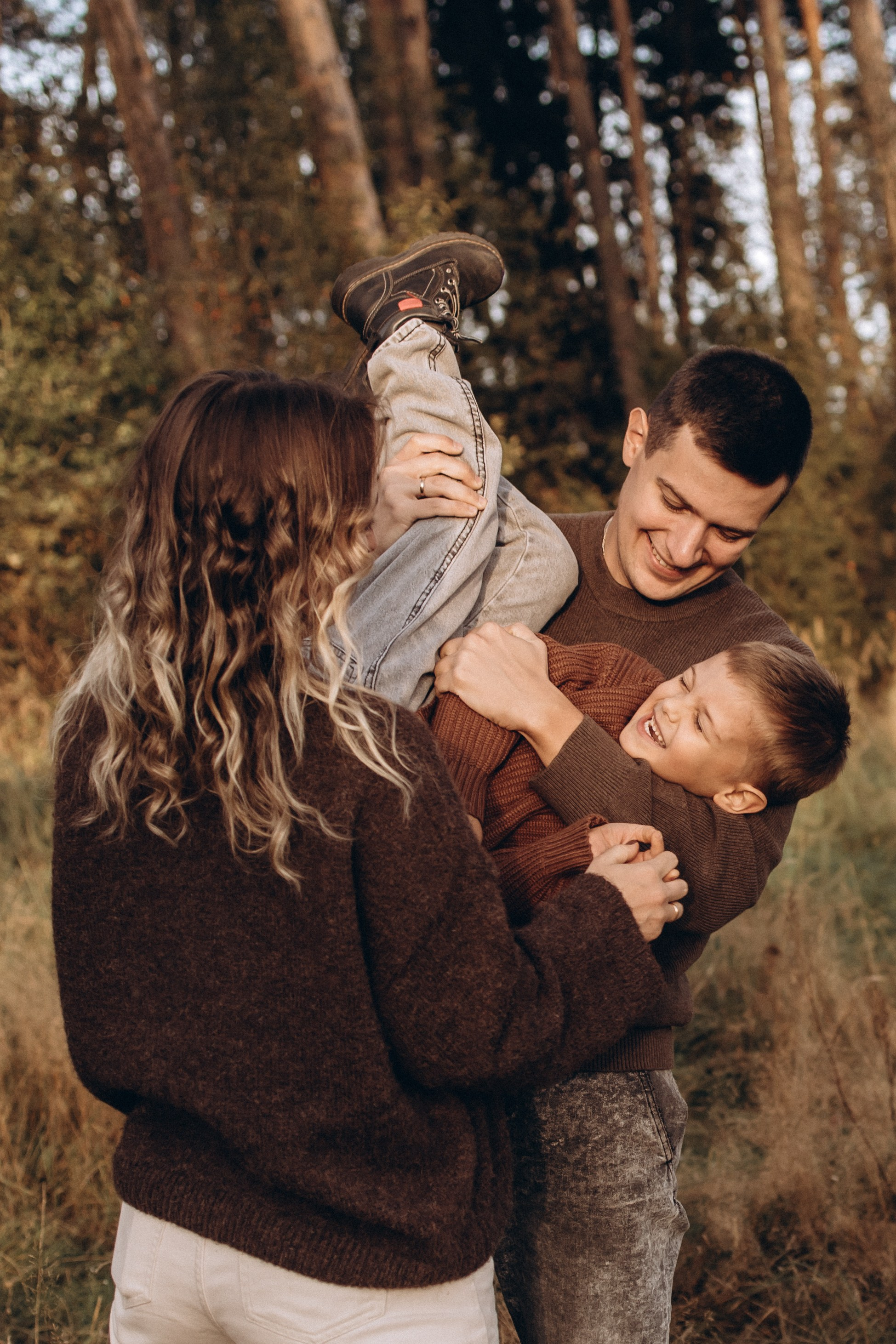 Семейная фотосессия в Гребнево на закате. Семейный фотограф в Москве, Щелково, Фрязино _ Виктория Степанова