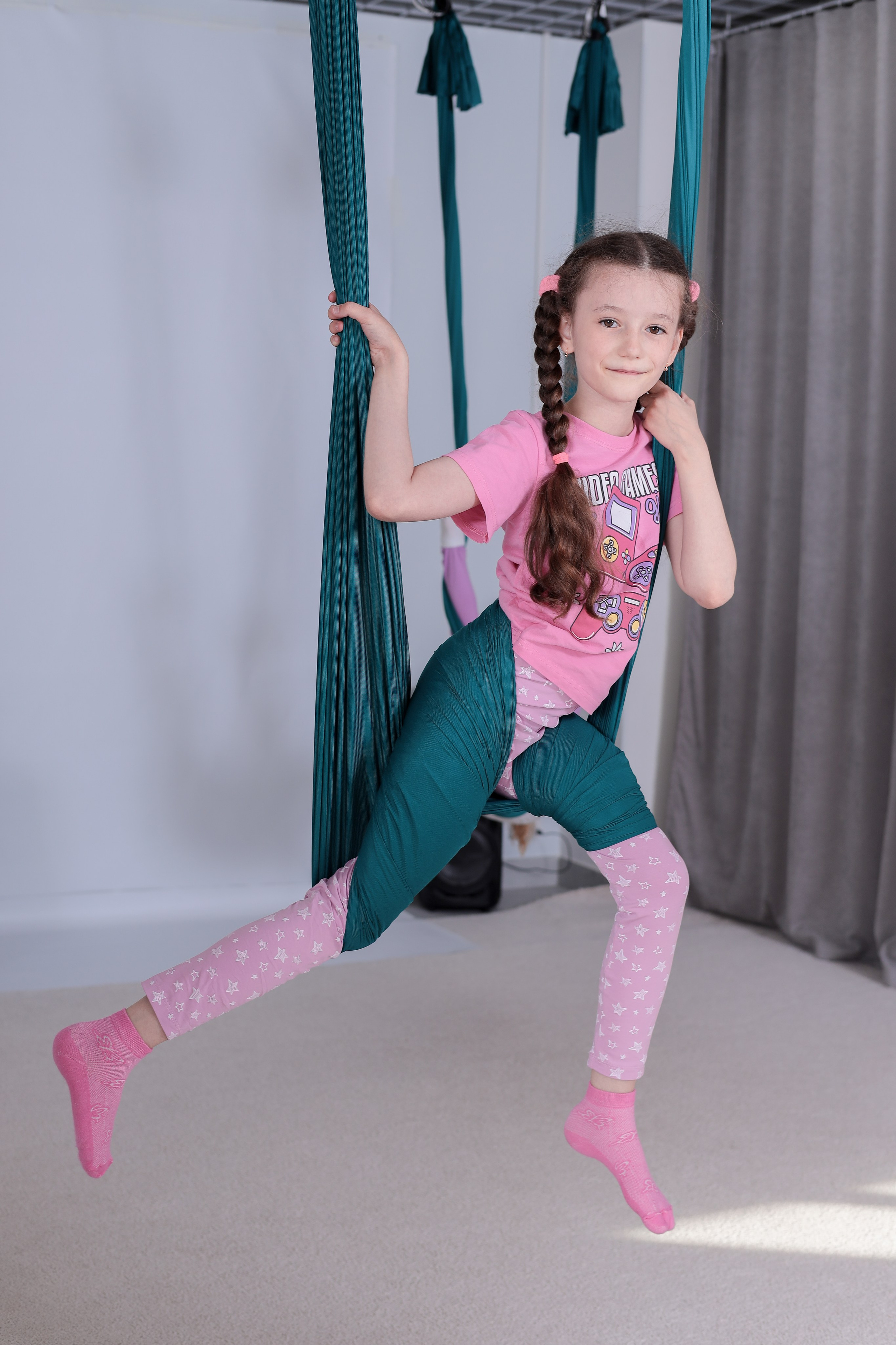 Детская аэройога. Фотограф Надршина Лилия