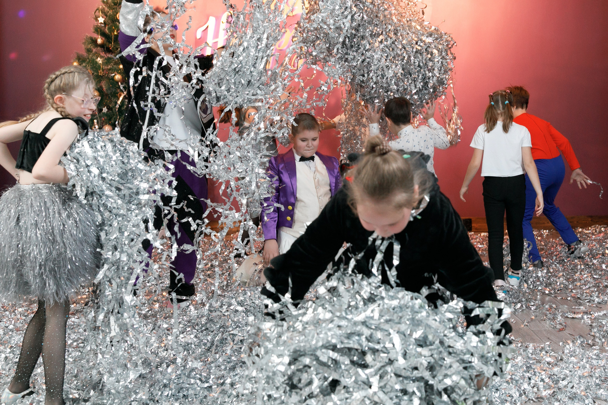 Школа «Кристалл» | Новогодняя программа. Свадебный, семейный и школьный фотограф в Сызрани Максим Баталов