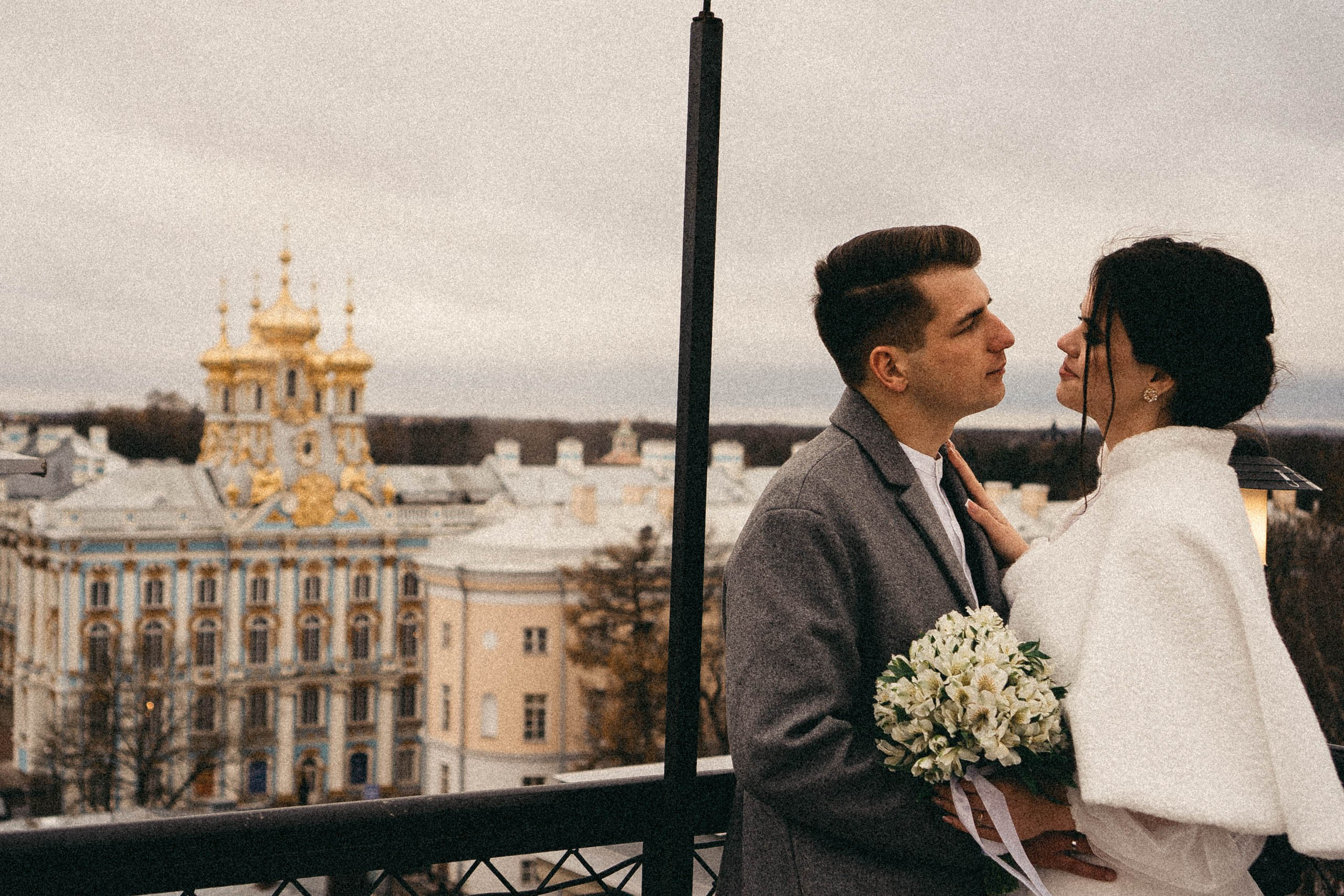 СВАДЕБНАЯ СЬЕМКА ПАРЫ В ГОРОДЕ ПУШКИН В ПАРКЕ ЕКАТЕРИНЕНСКОМ В НОЯБРЕ. Профессиональный фотограф, Санкт-Петербург — Виктория Богомолова