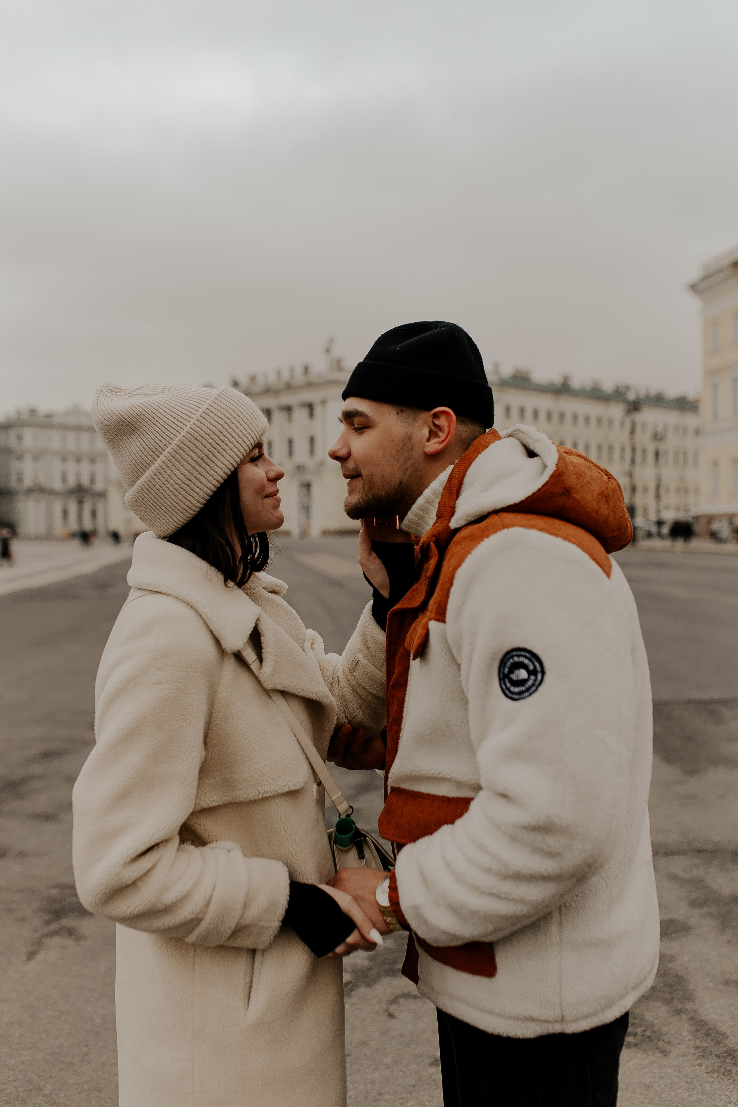 Lovestory на дворцовой площади. Фотограф в Санкт-Петербурге Лиза Семченкова