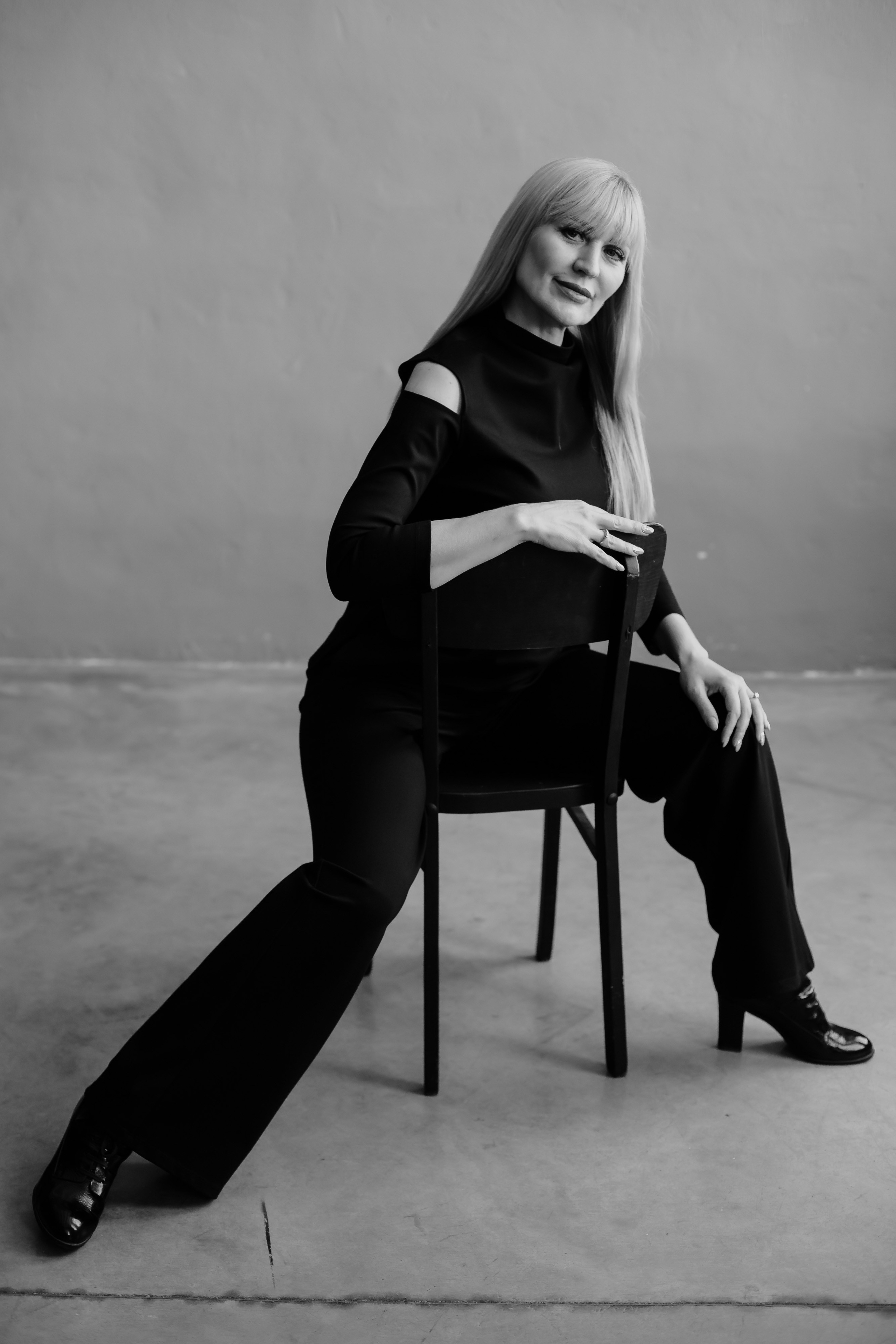 Минимализм в студии. Креативный и женский Фотограф Омске Наталья Лебедева