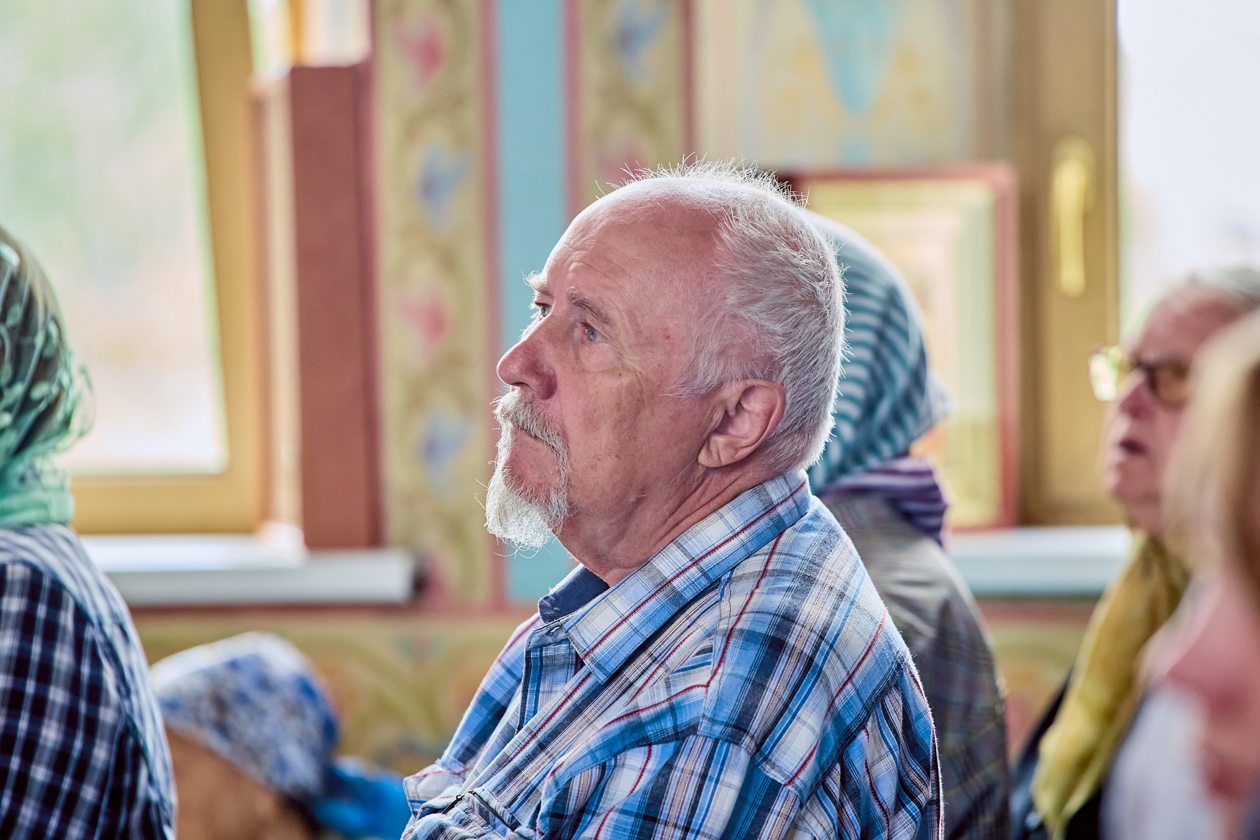 Молитвенный настрой и светлая радость Недели Всех Святых в живых кадрах мастера церковной фотографии.