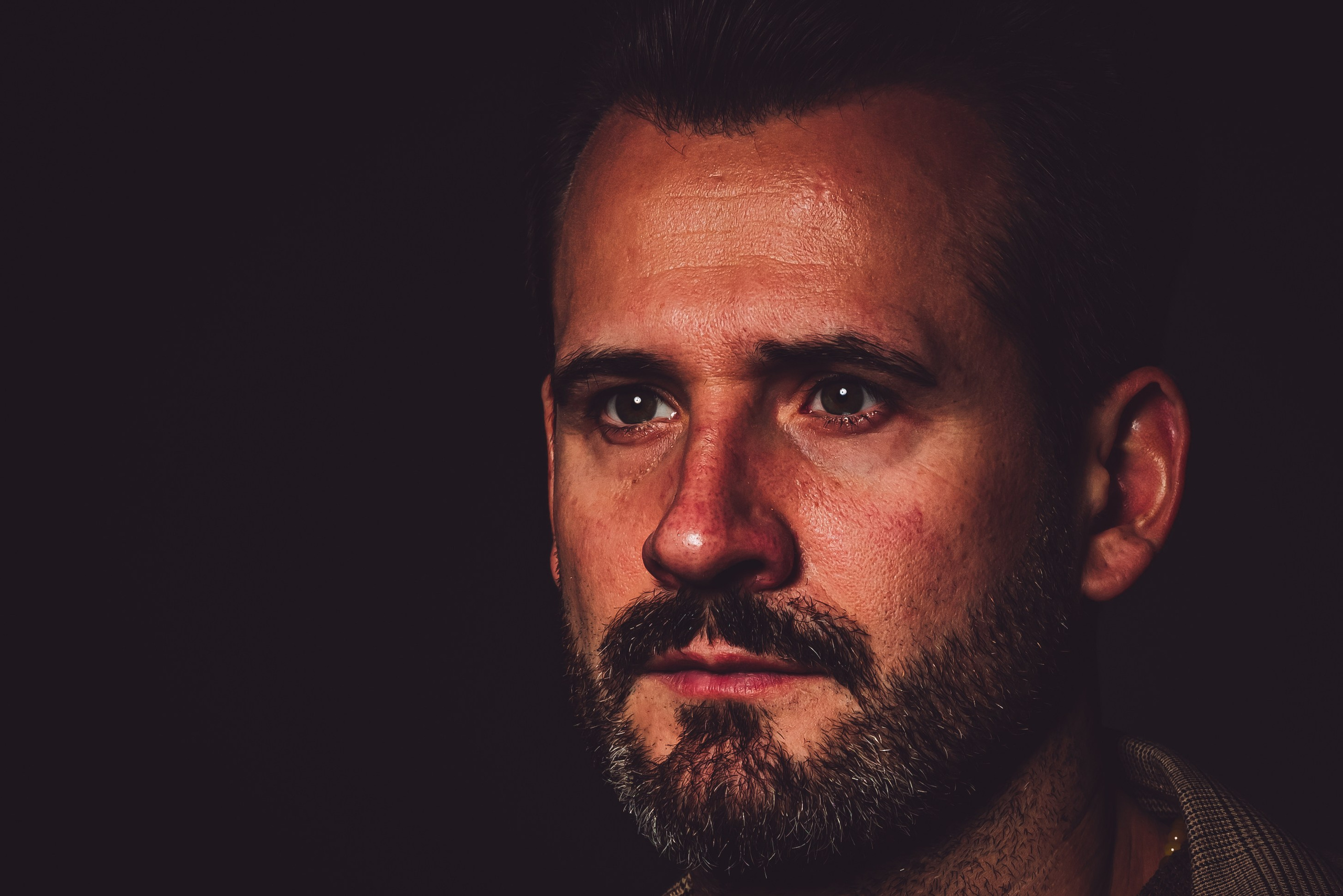 Студийная мужская съемка. Фотограф Александр Гречанов