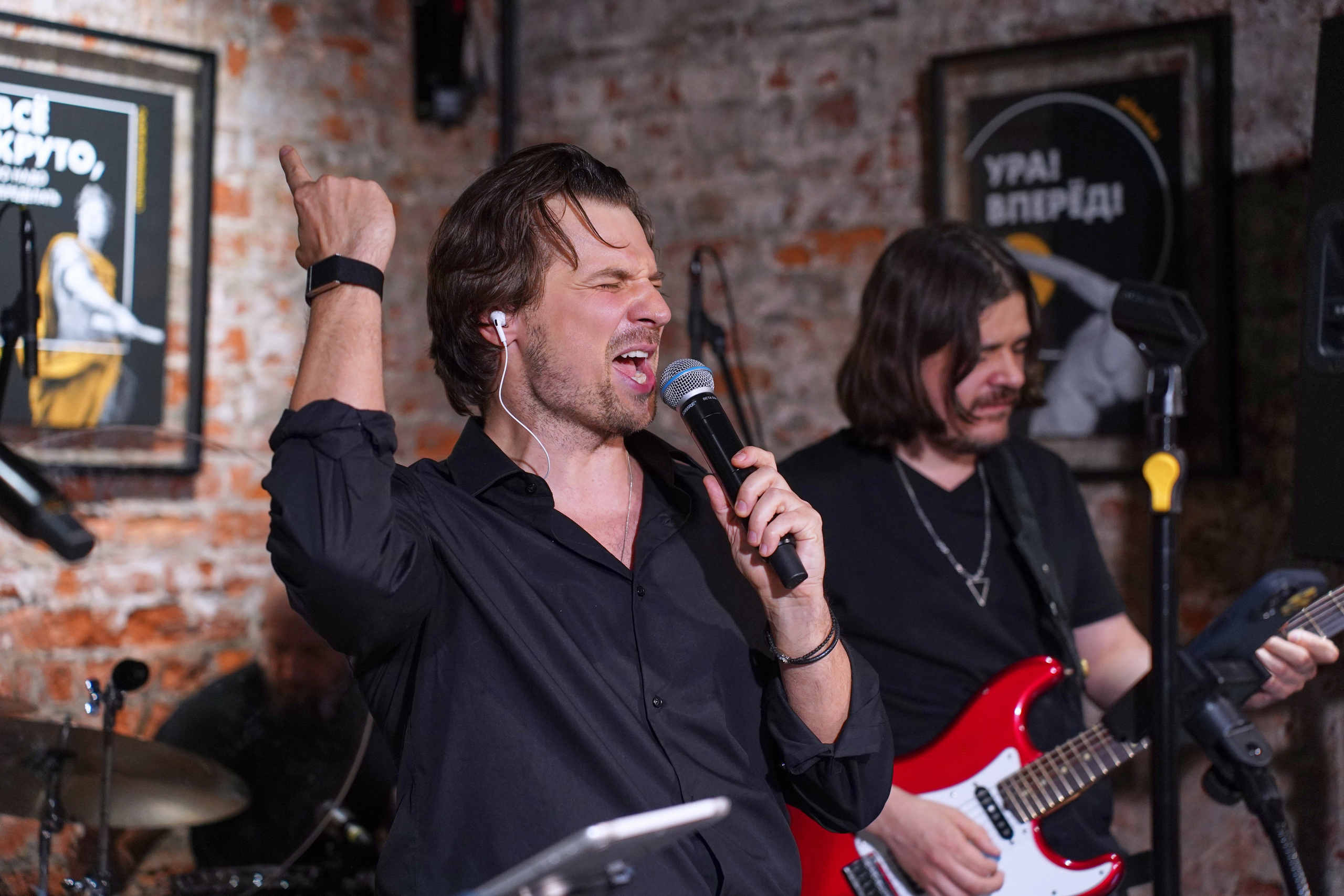 Концерт кавер группы. Фотограф