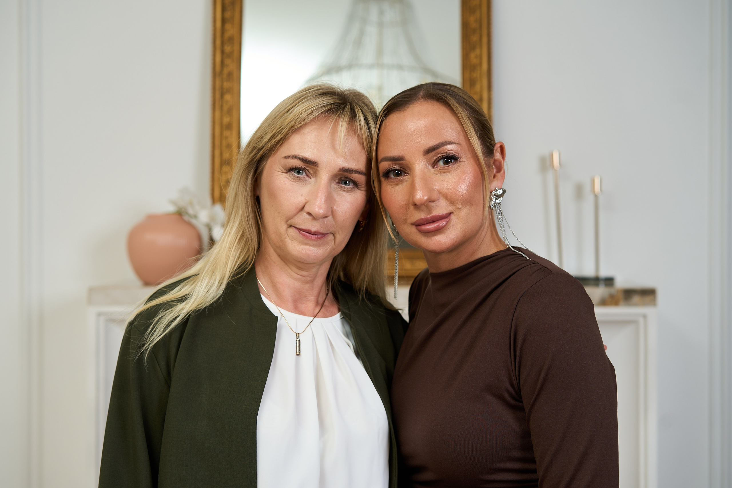 Портретная съемка большой семьи с искусственным светом в студии. Фотограф Екатеринбург Кокшарова Александра