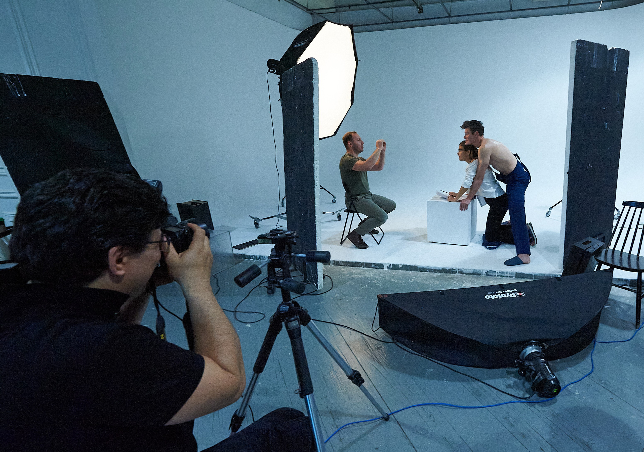 BACKSTAGE. Www.apowerstudio.com