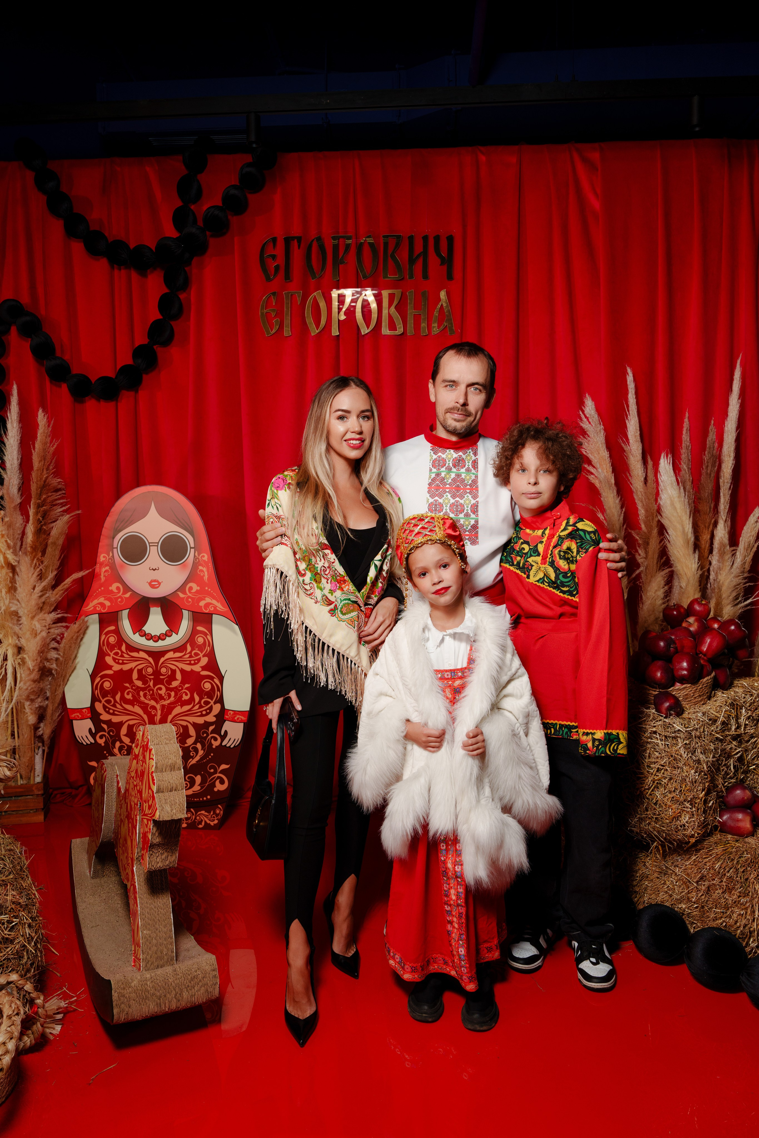 Репортажный фотограф на гендер пати в славянском стиле в Москве. Репортажный фотограф Москва Сергей Дружинин