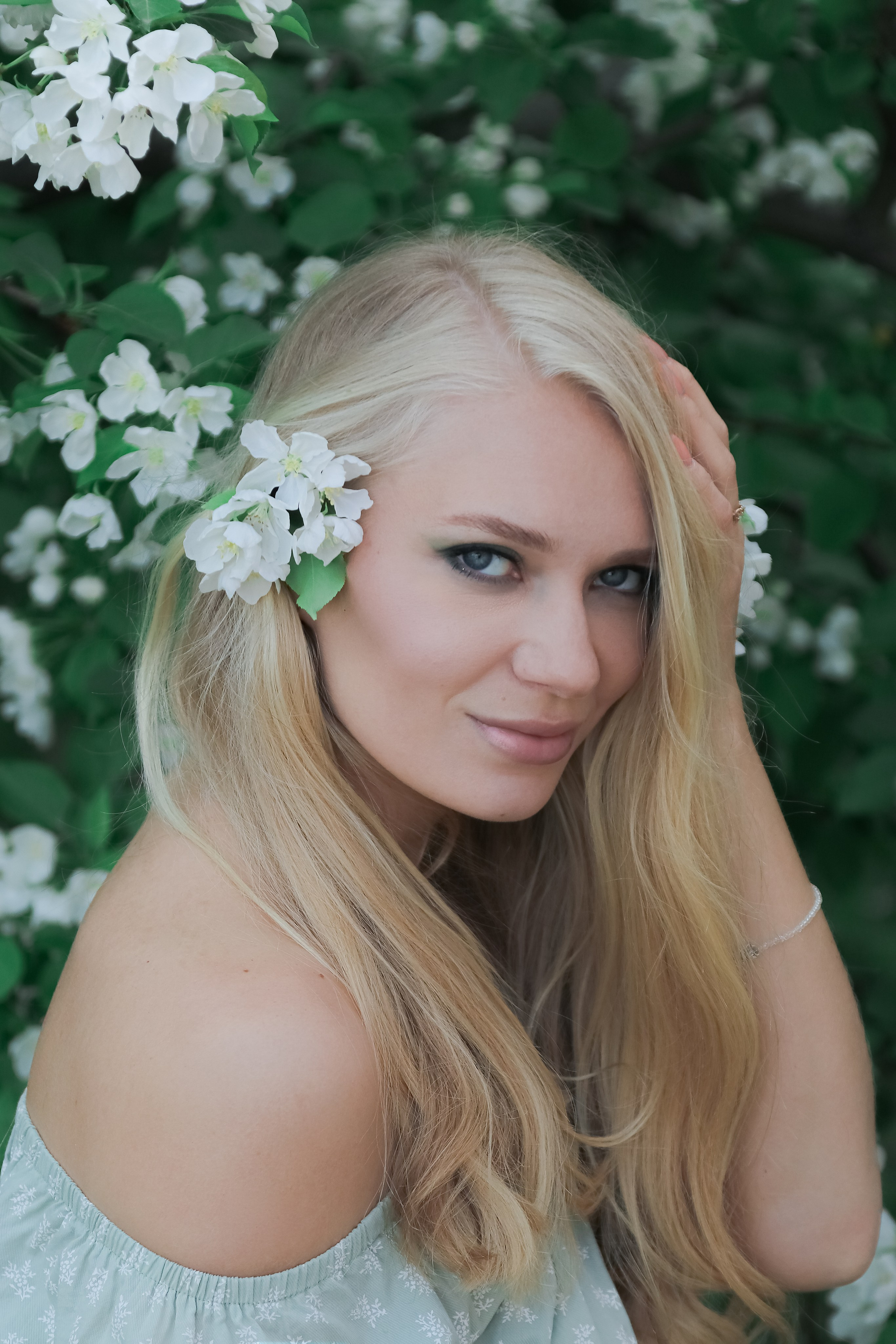 Любовь и цветущая яблоня. Портретный и пейзажный фотограф Никита Павлов