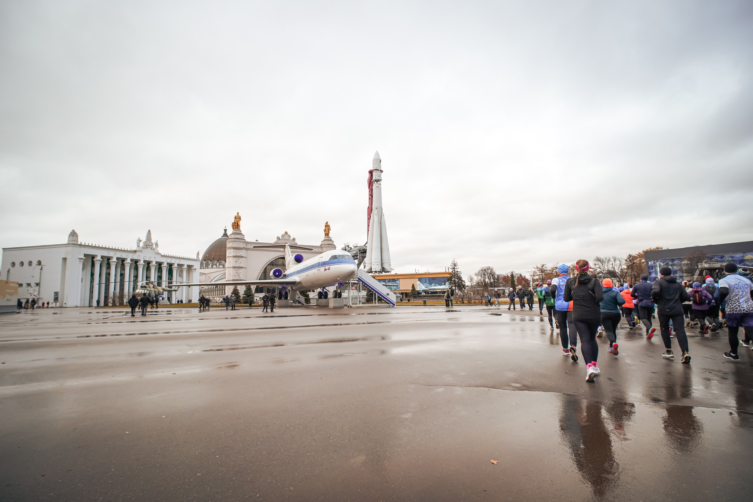 #марафонудома #яuzarun 2024 2-я петля, группа 6:30. Роман Капилюшов. Бег. Фото. Видео. г. Люберцы