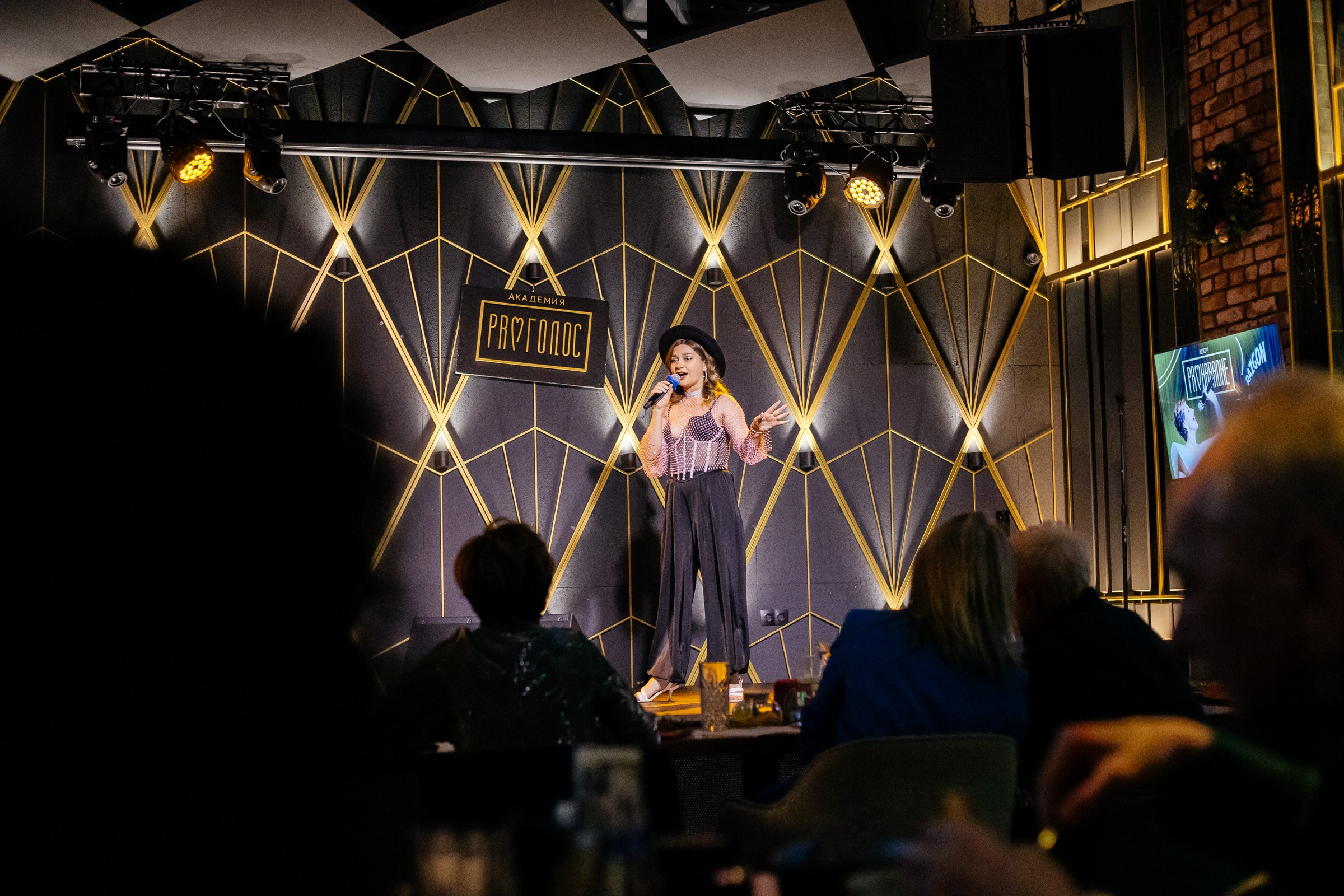 КАРАОКЕ БАР P'YANO. Репортажный и портретный фотограф в Екатеринбурге Гизатуллин Марат