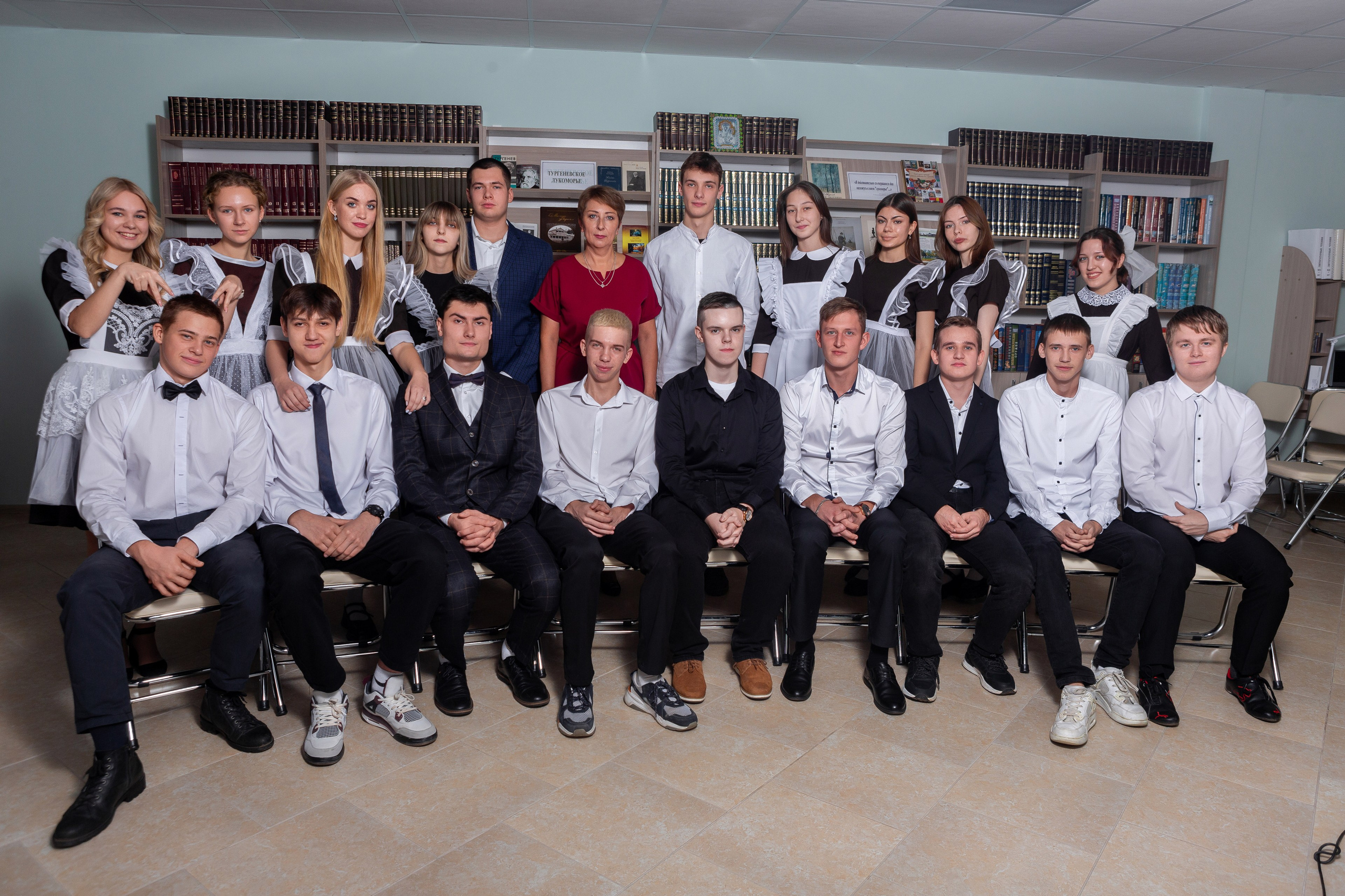 Съемка в библиотеке для 11 класса #2. Профессиональный фотограф в Мценске и Орловской области