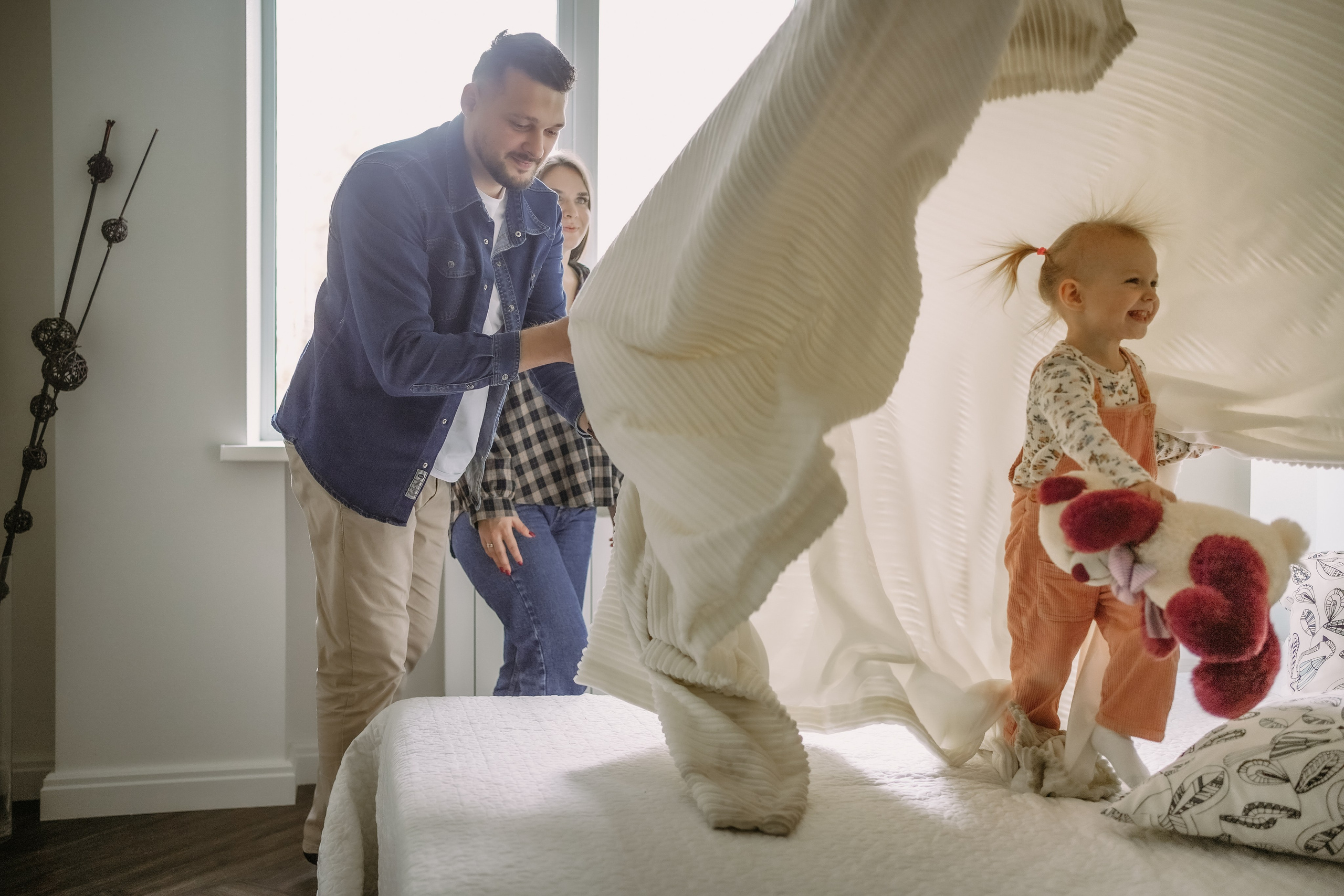 Карина, Андрей, Эмили. Главная