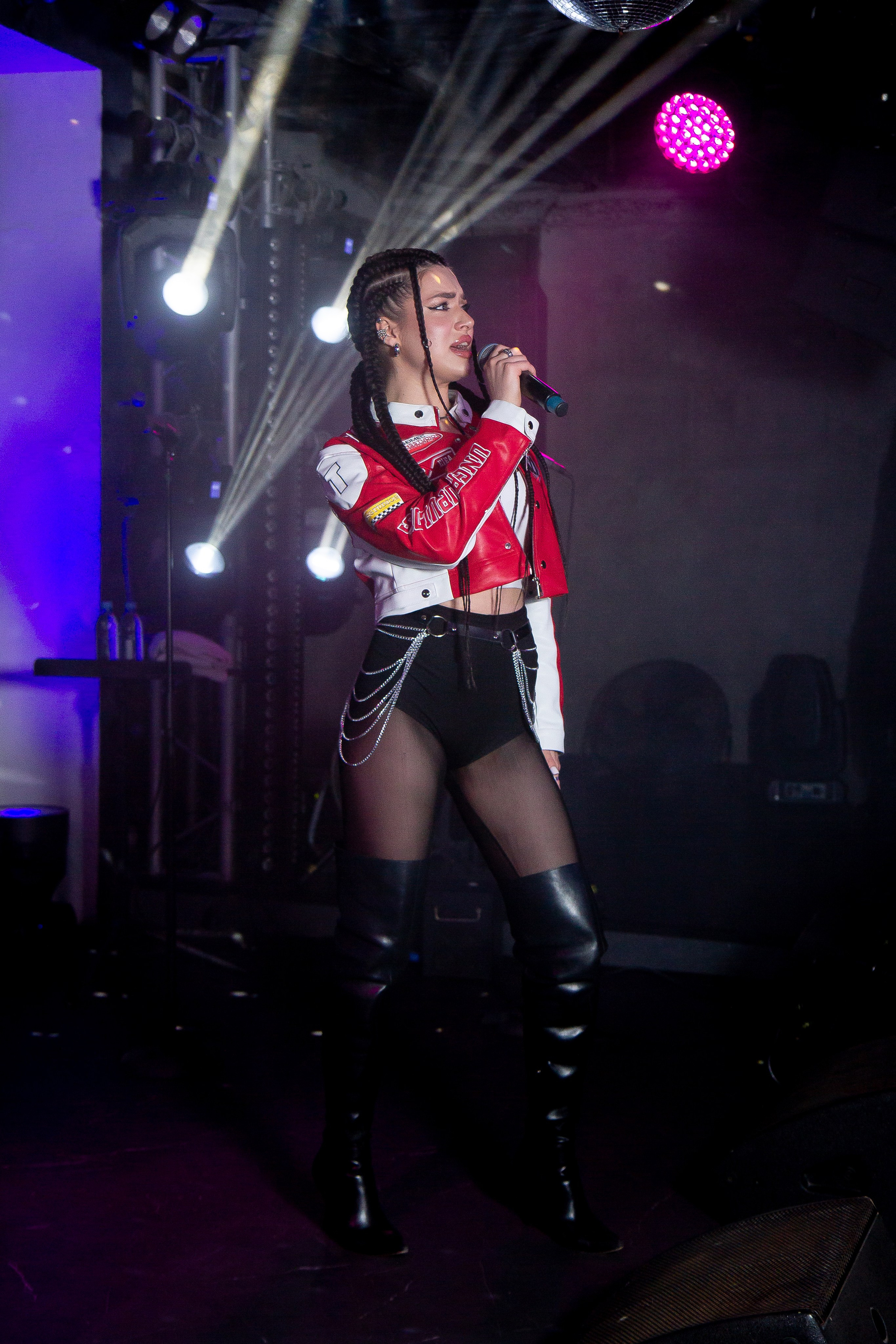 Концерт VA.NO | QUEST PISTOLS SHOW. Репортажный фотограф в Ялте Алексей Семёнов