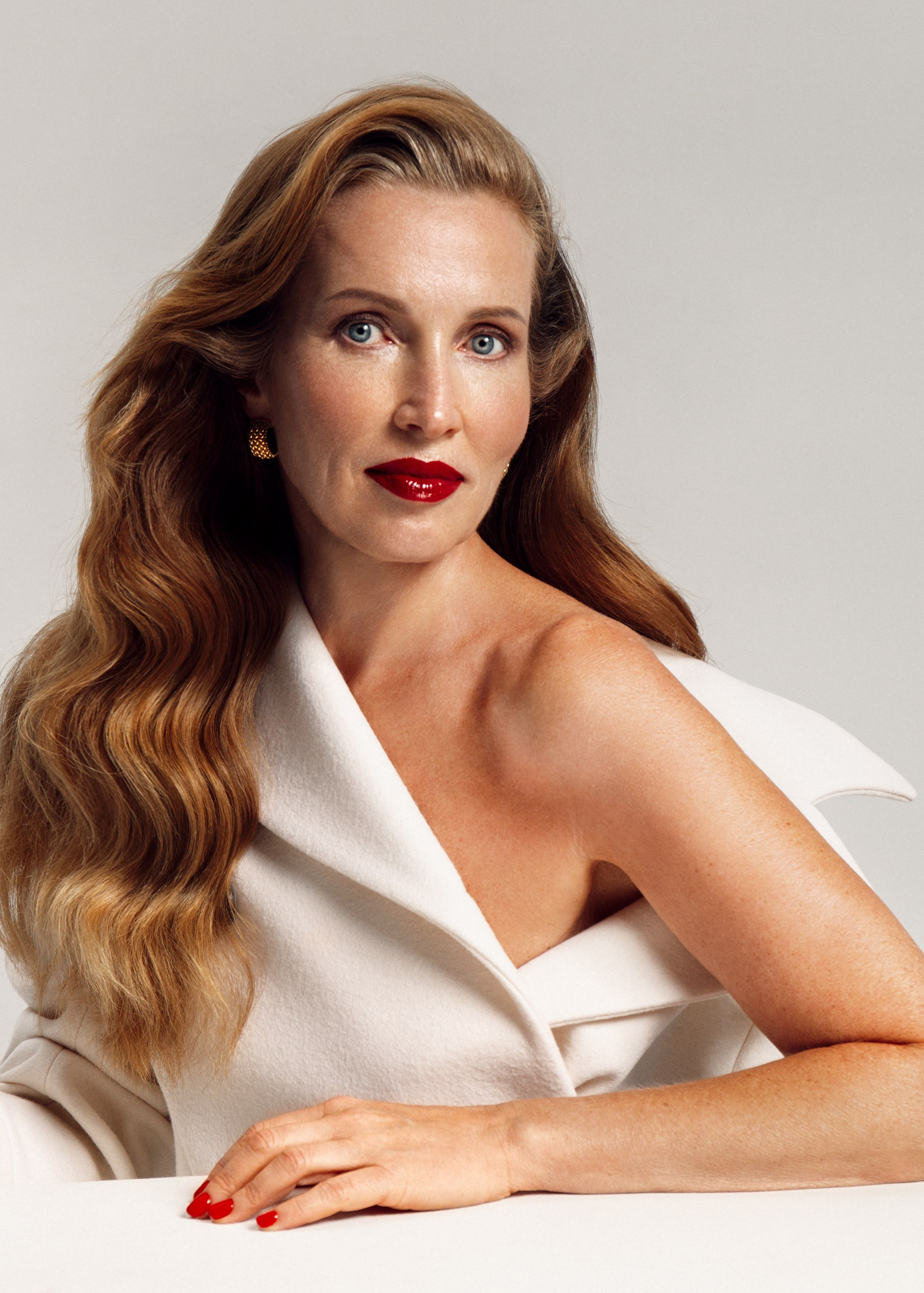 Женский фотограф зрелая красота индивидуальная фотосессия для женщин 35+ простых не моделей в элегантном возрасте в Москва Хабаровск Калининрад Сочи Красноярск Абакан зрелый стареть красиво vrublin Визажист стилист модно стильно студия