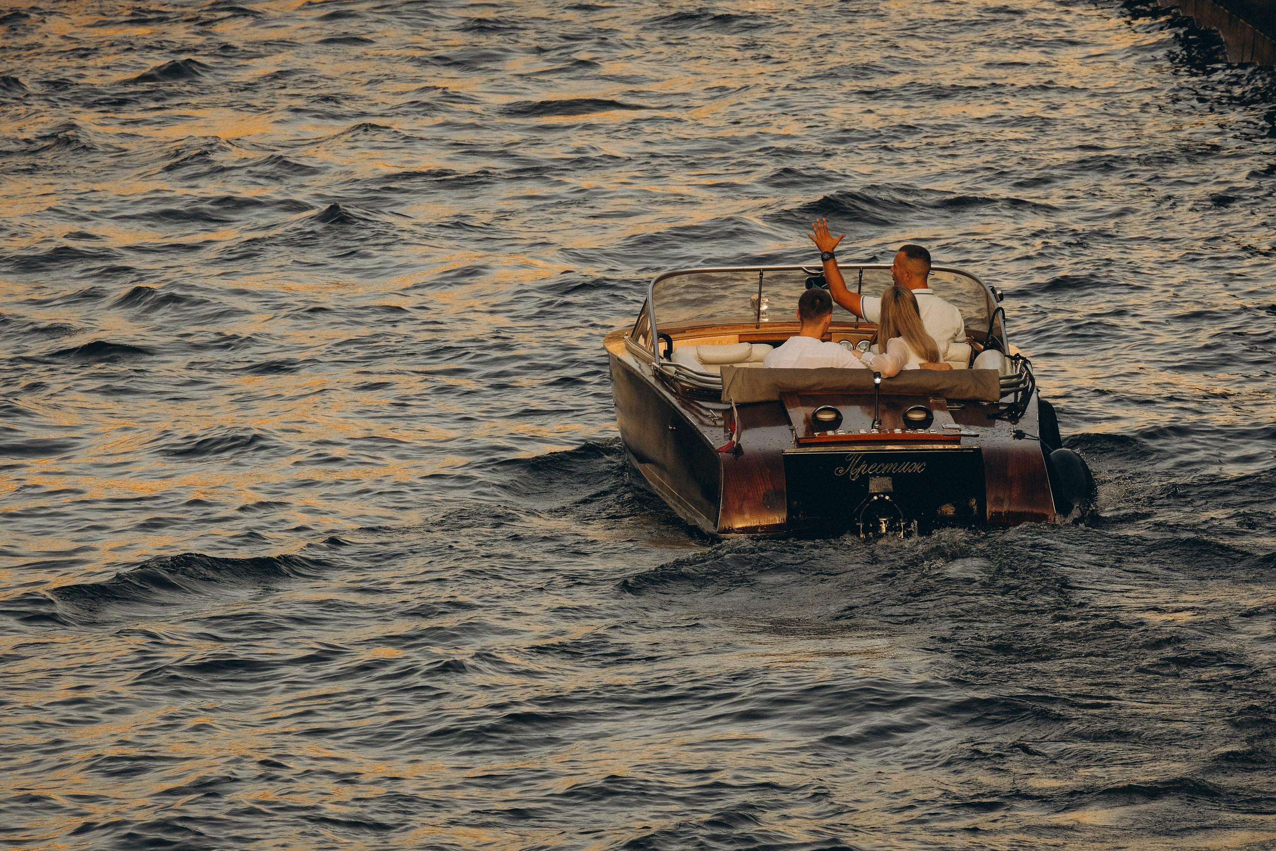 СВАДЕНБНАЯ СЬЕМКА НА КАТЕРЕ ПО КАНАЛАМ САНКТ-ПЕТЕРБУРГА И В АКВАТОРИИ НЕВЫ. Профессиональный фотограф, Санкт-Петербург — Виктория Богомолова