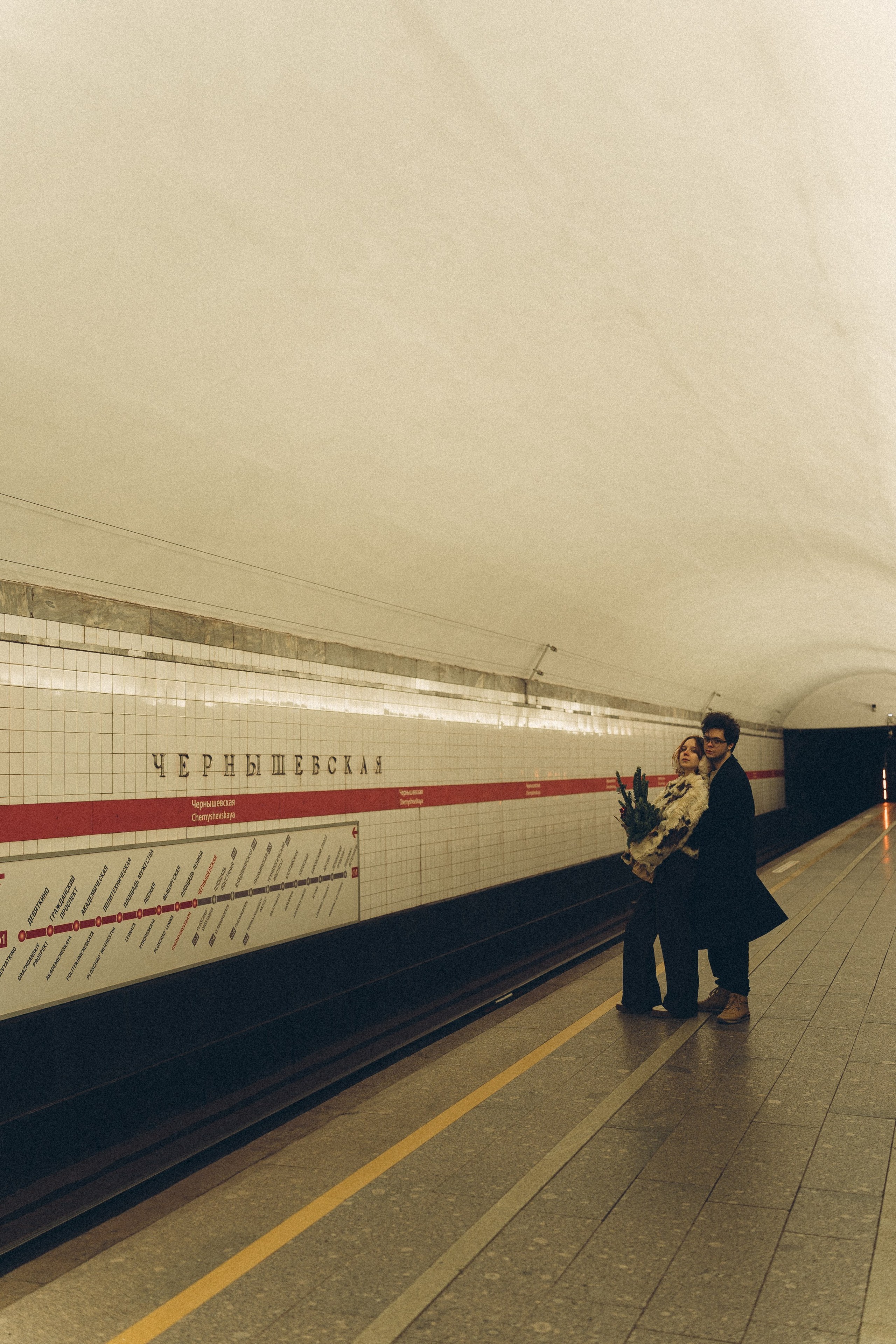 НОВОГОДНЯЯ ФОТОСЕСИИЯ ПАРЫ В МЕТРО ЛЮБОВЬ. Профессиональный фотограф, Санкт-Петербург — Виктория Богомолова
