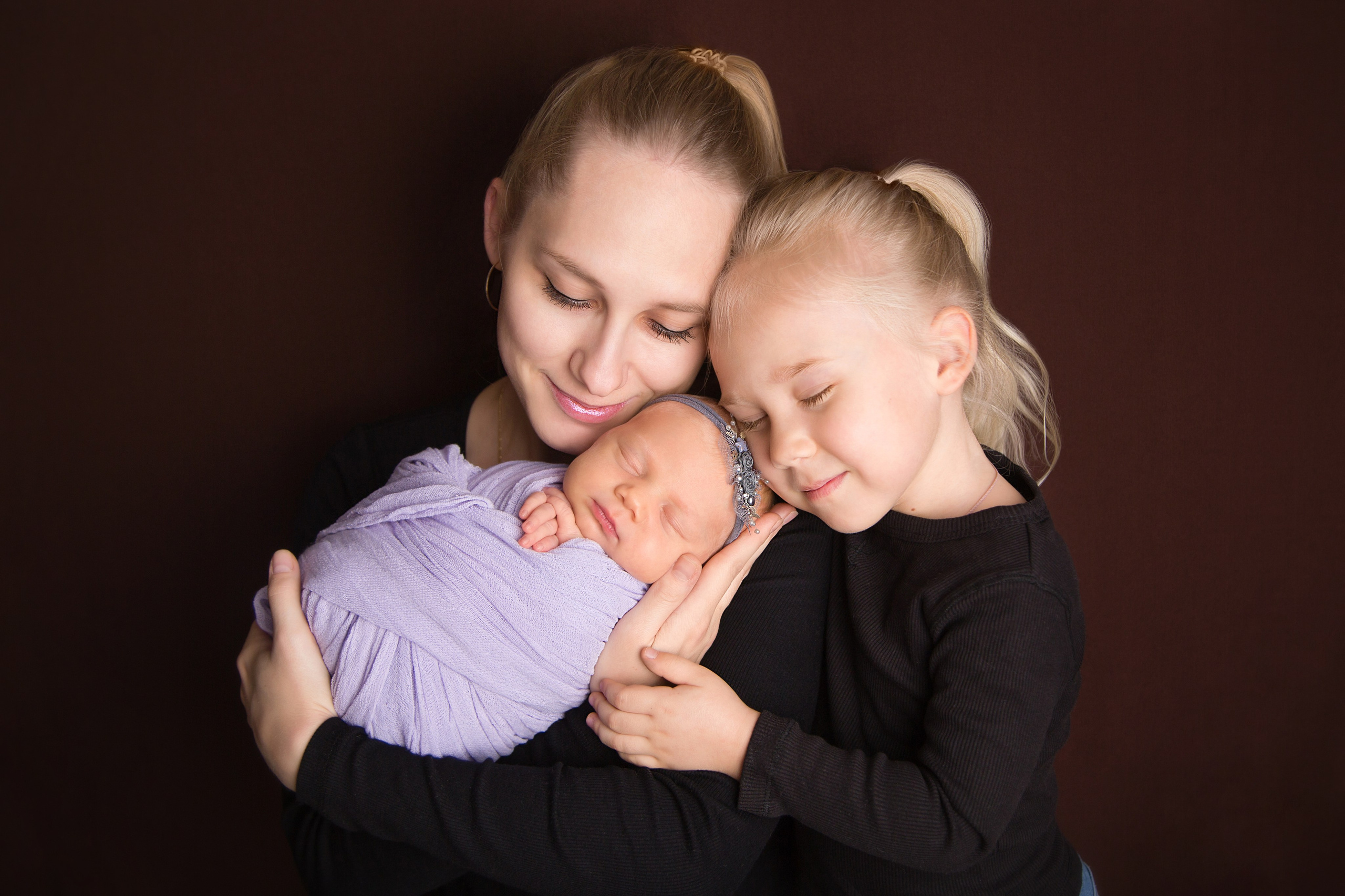 Новорождённые. Детский, семейный фотограф в Новороссийске Алла Околиздаева